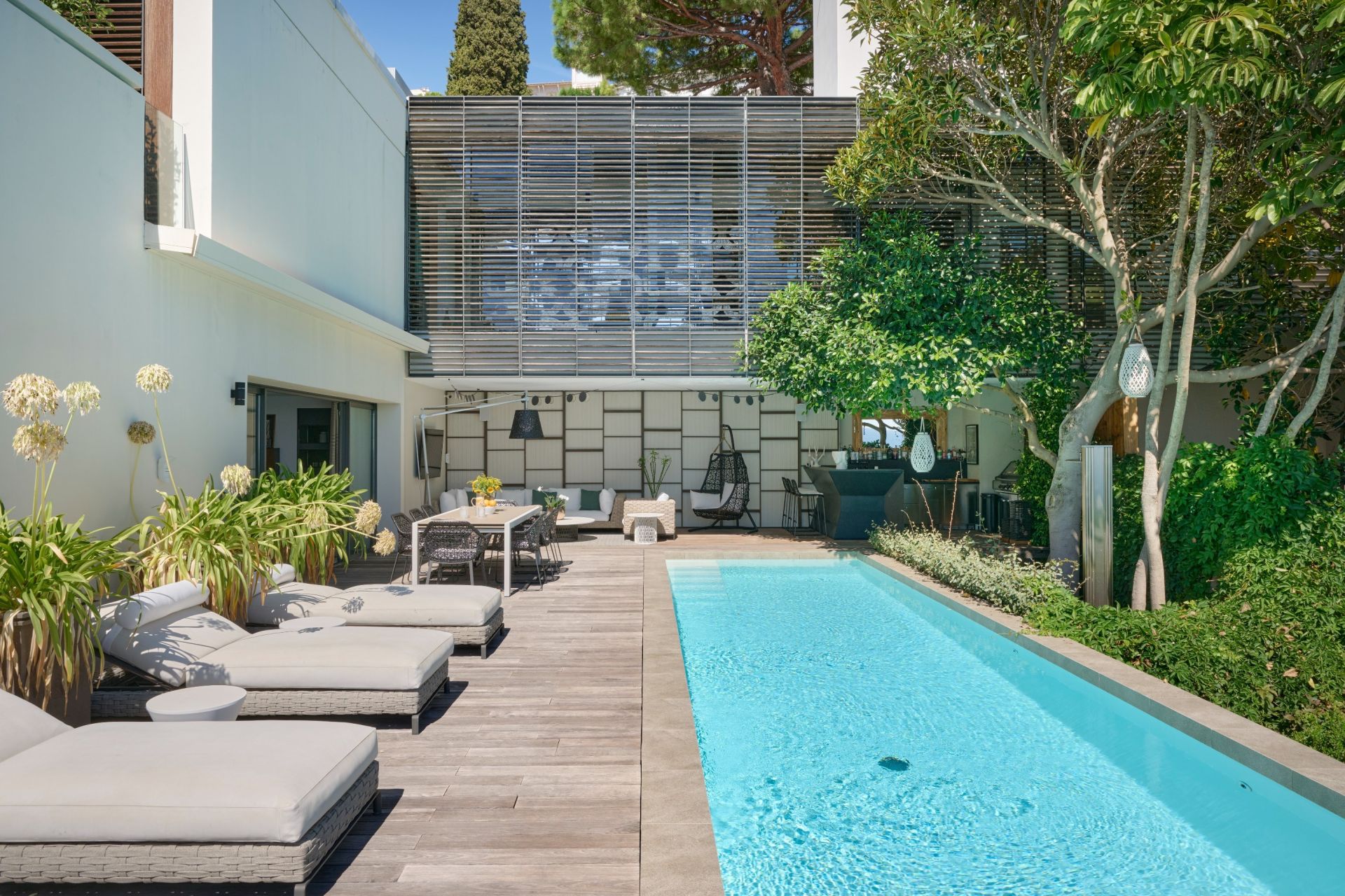 contemporary house 6 Rooms for sale on NICE (06000)