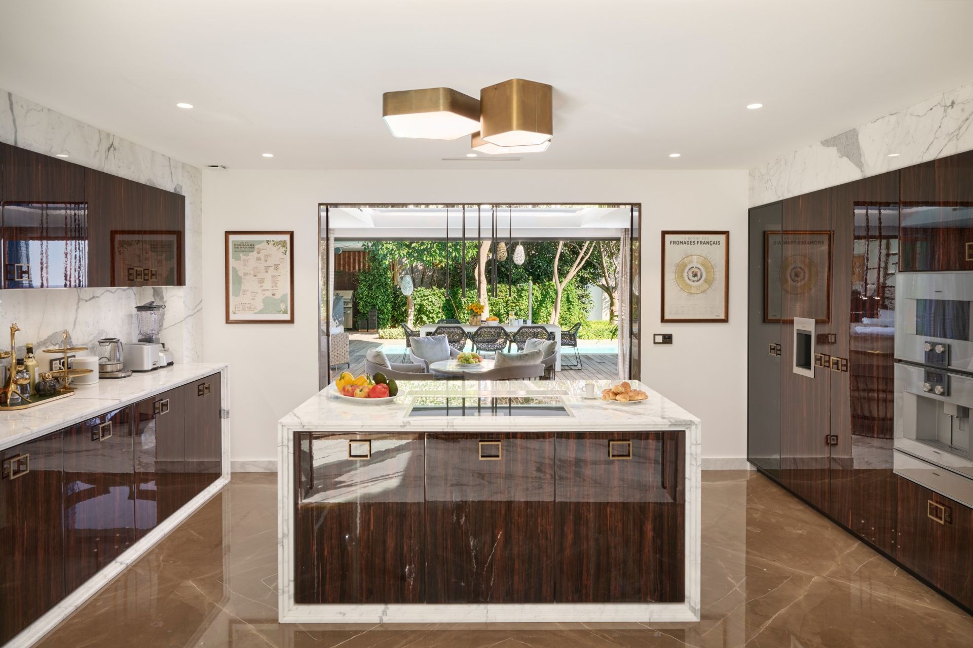 contemporary house 6 Rooms for sale on NICE (06000)