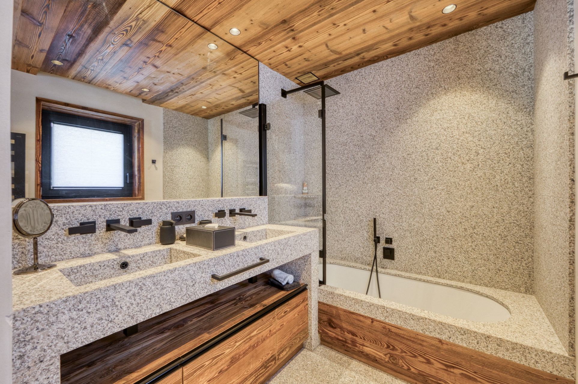 luxury chalet 13 Rooms for sale on MEGEVE (74120)