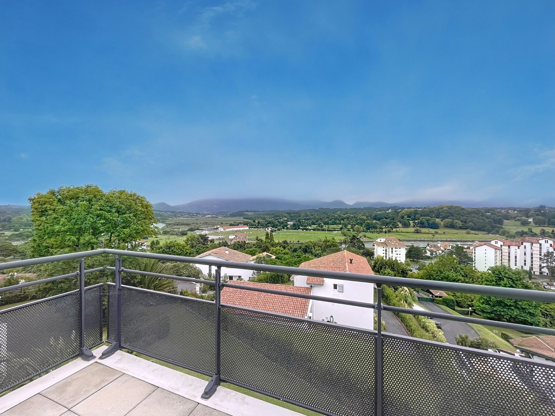 luxury apartment 3 Rooms for sale on ST JEAN DE LUZ (64500)