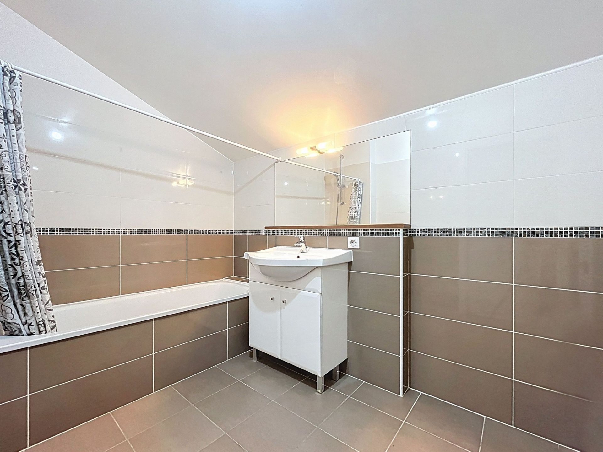 luxury apartment 3 Rooms for sale on ST JEAN DE LUZ (64500)