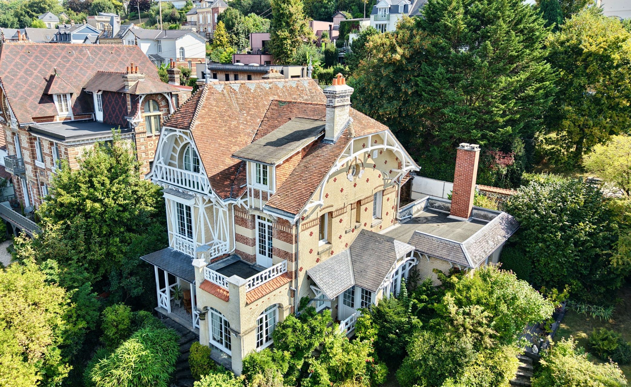 luxury house 9 Rooms for sale on STE ADRESSE (76310)