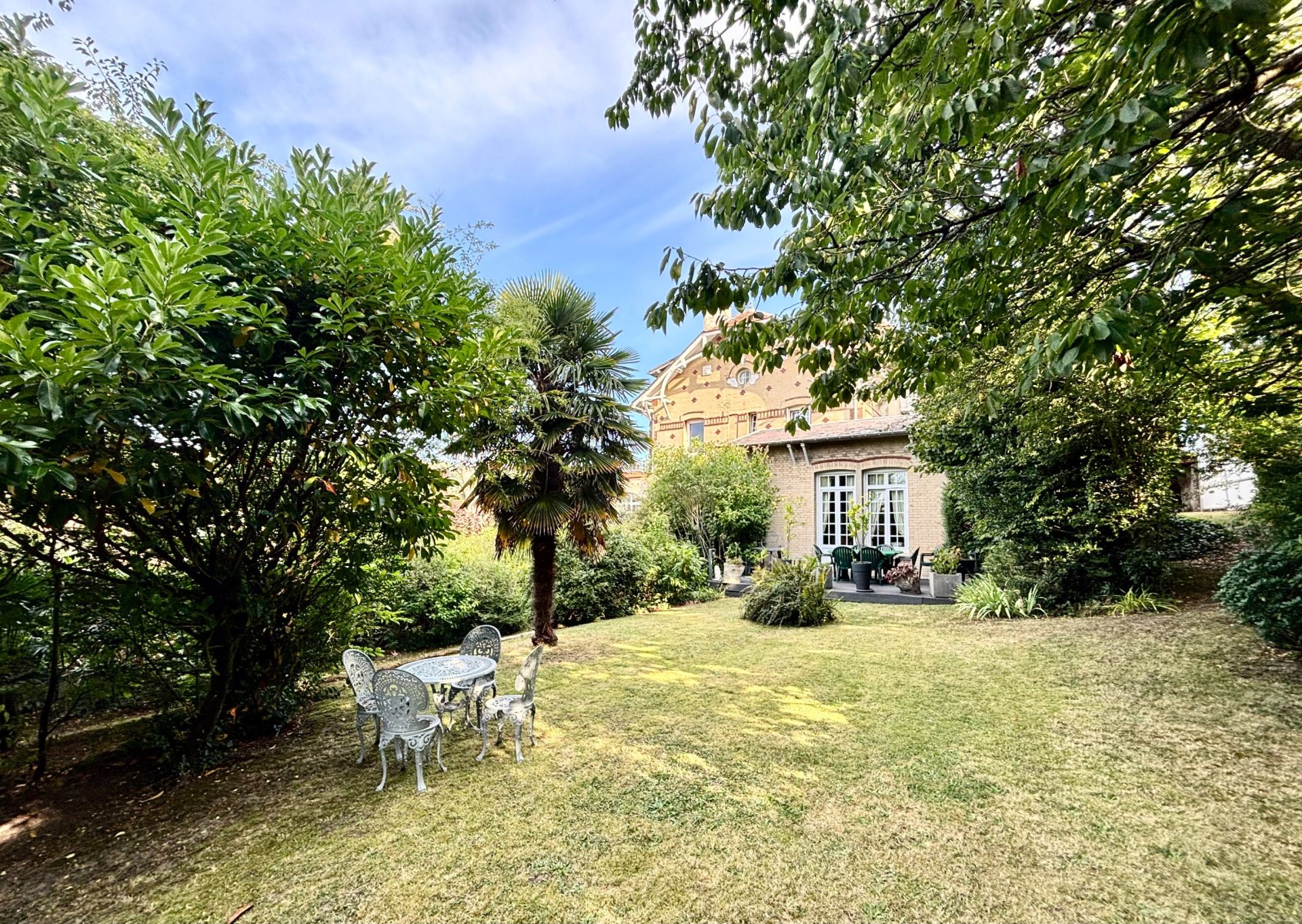 luxury house 9 Rooms for sale on STE ADRESSE (76310)