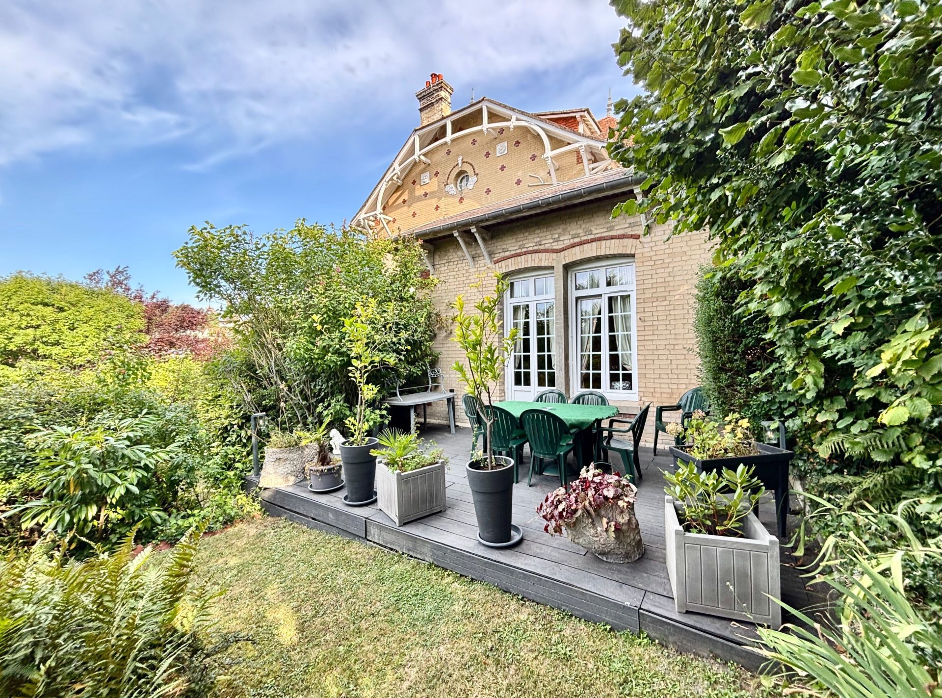 luxury house 9 Rooms for sale on STE ADRESSE (76310)