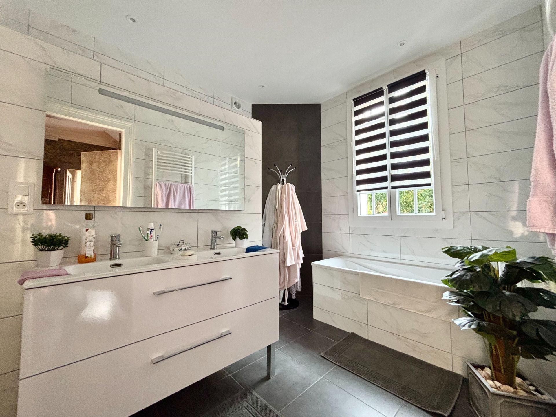 luxury house 9 Rooms for sale on STE ADRESSE (76310)