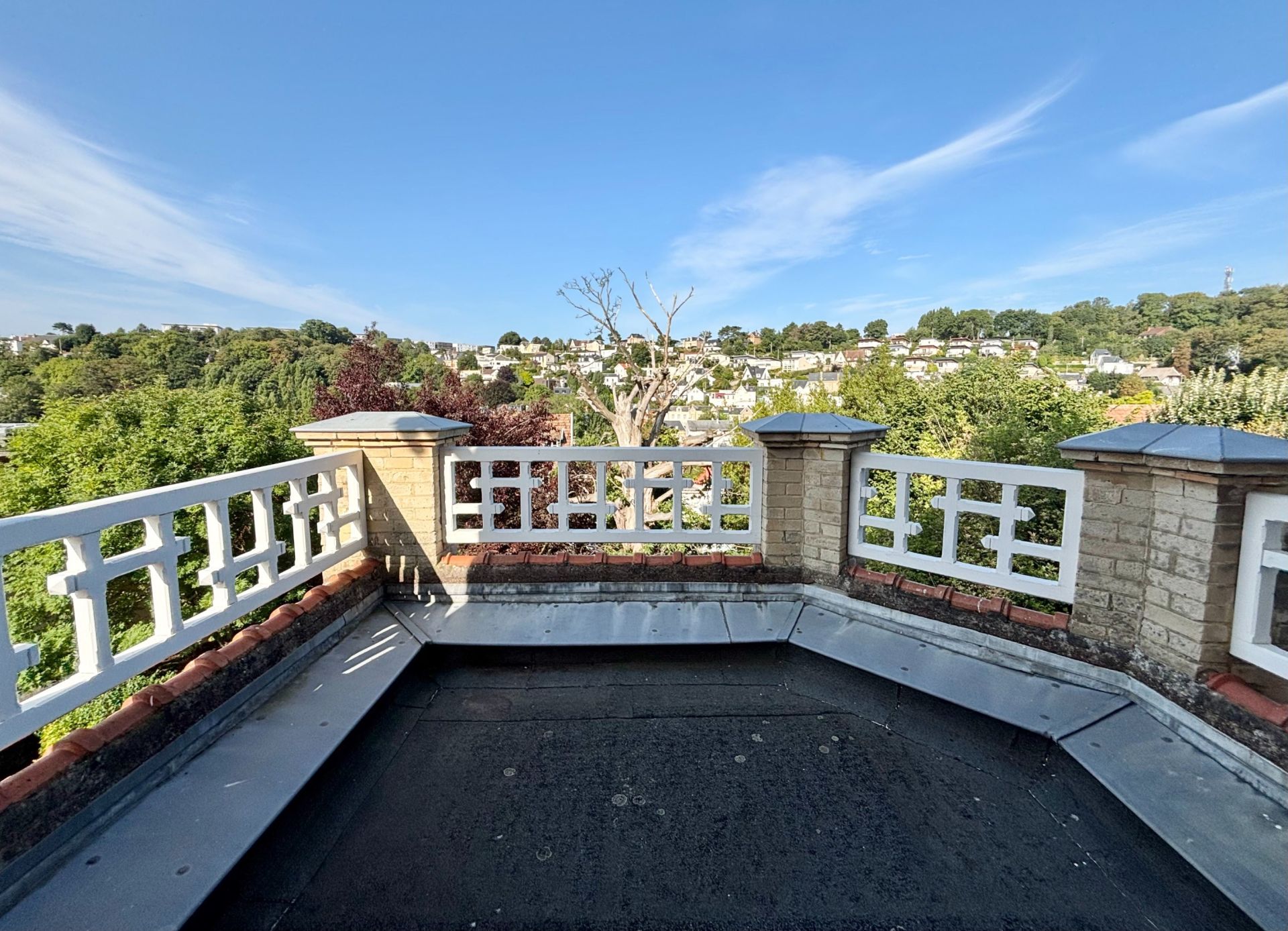 luxury house 9 Rooms for sale on STE ADRESSE (76310)