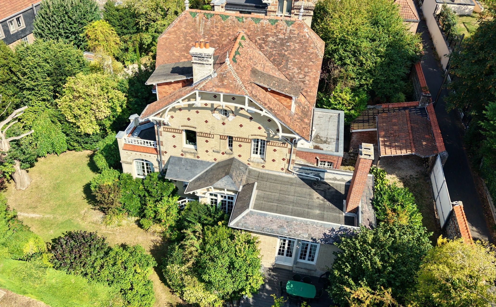 luxury house 9 Rooms for sale on STE ADRESSE (76310)