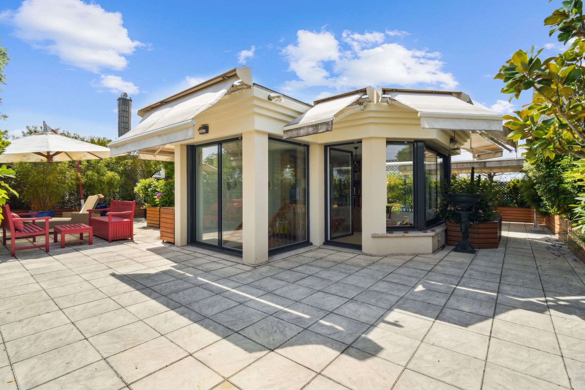 luxury apartment 5 Rooms for sale on NEUILLY SUR SEINE (92200)