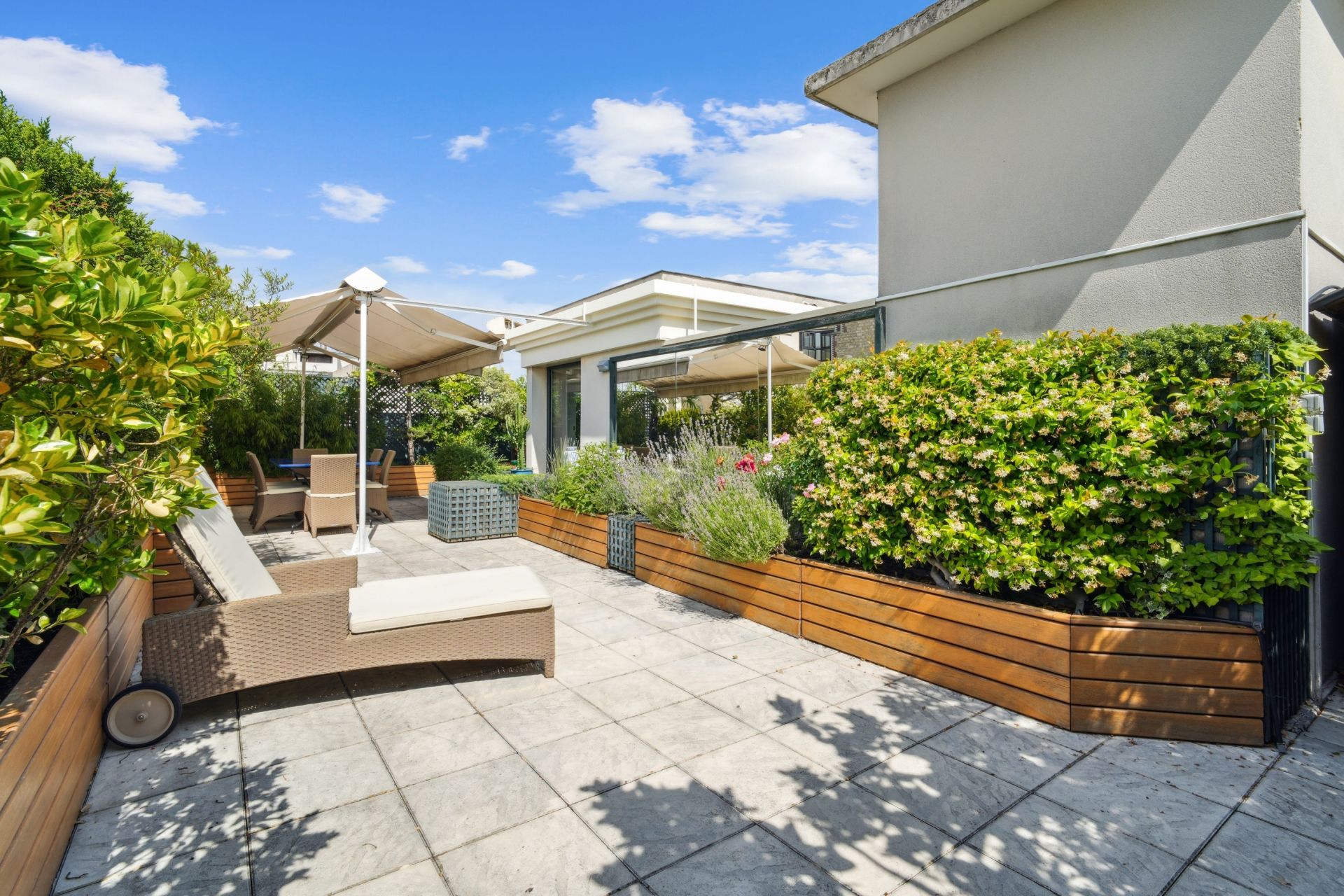 luxury apartment 5 Rooms for sale on NEUILLY SUR SEINE (92200)