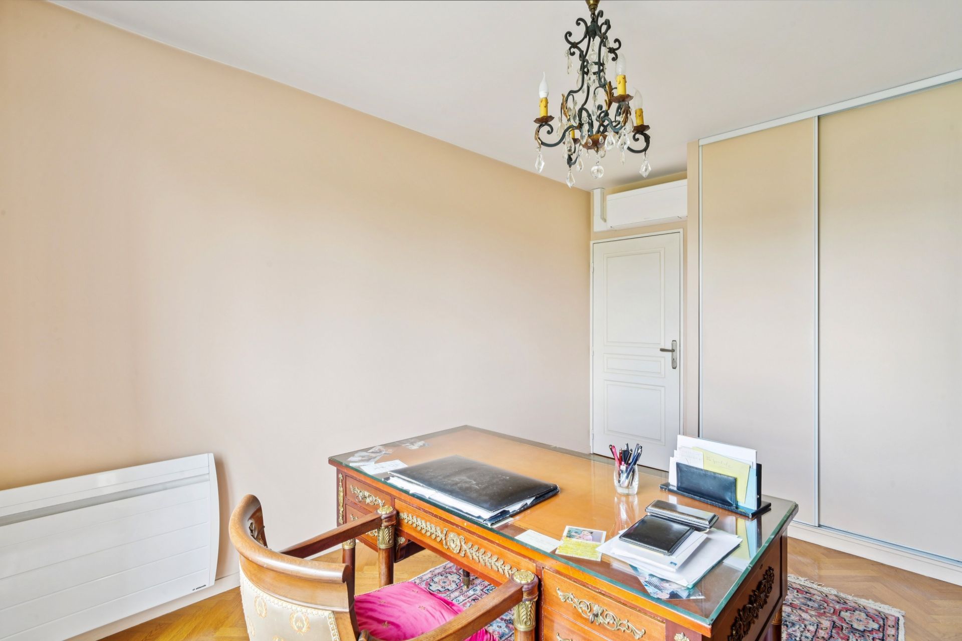 luxury apartment 5 Rooms for sale on NEUILLY SUR SEINE (92200)