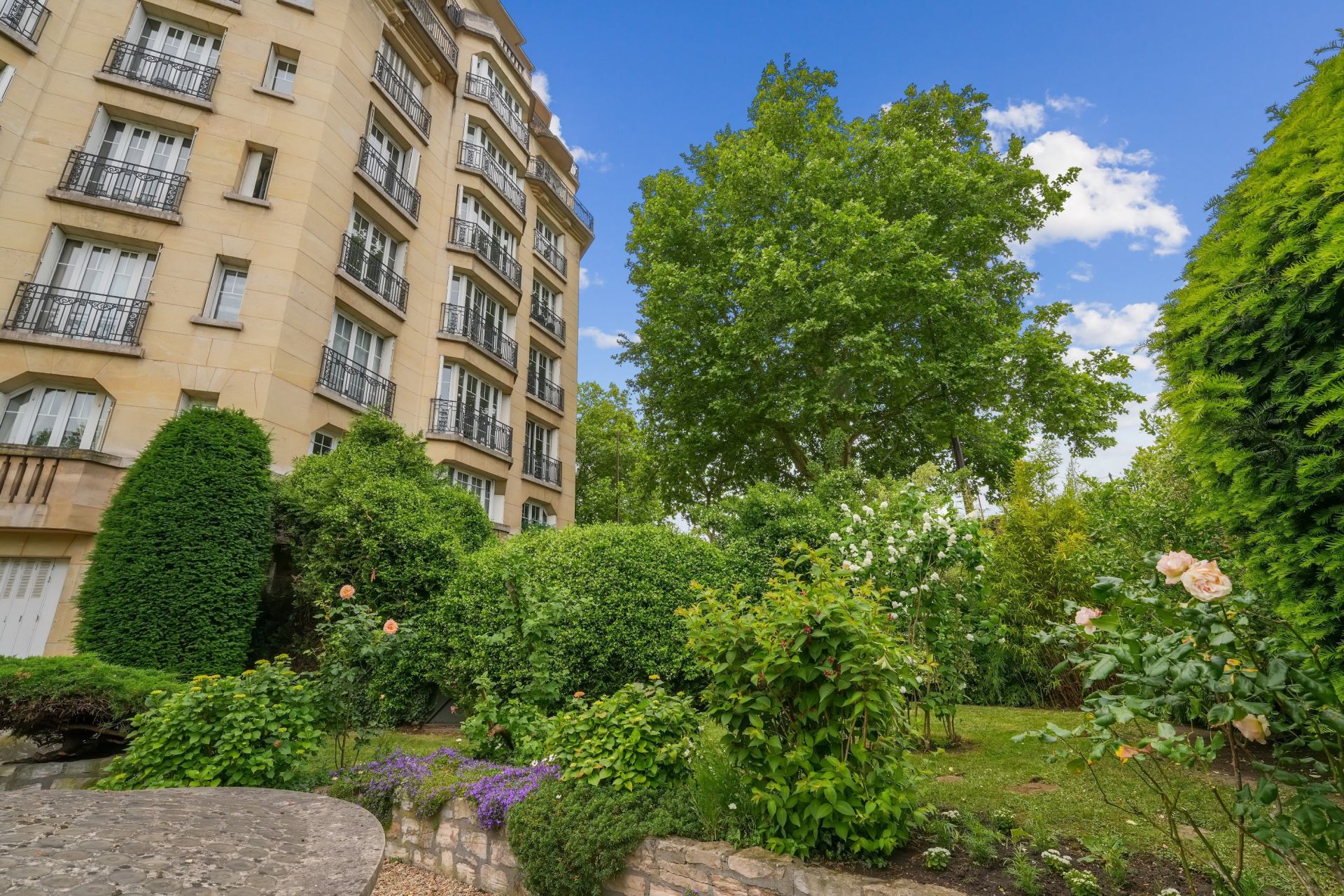 luxury apartment 2 Rooms for sale on NEUILLY SUR SEINE (92200)