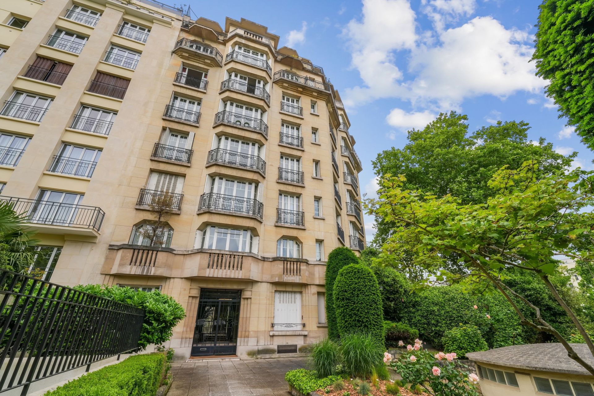 luxury apartment 2 Rooms for sale on NEUILLY SUR SEINE (92200)