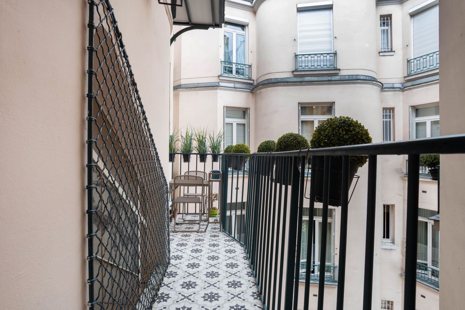 luxury apartment 5 Rooms for rent on PARIS (75017)