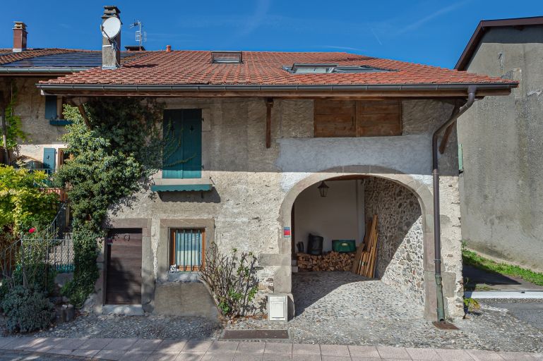 townhouse 5 Rooms for sale on MESSERY (74140)