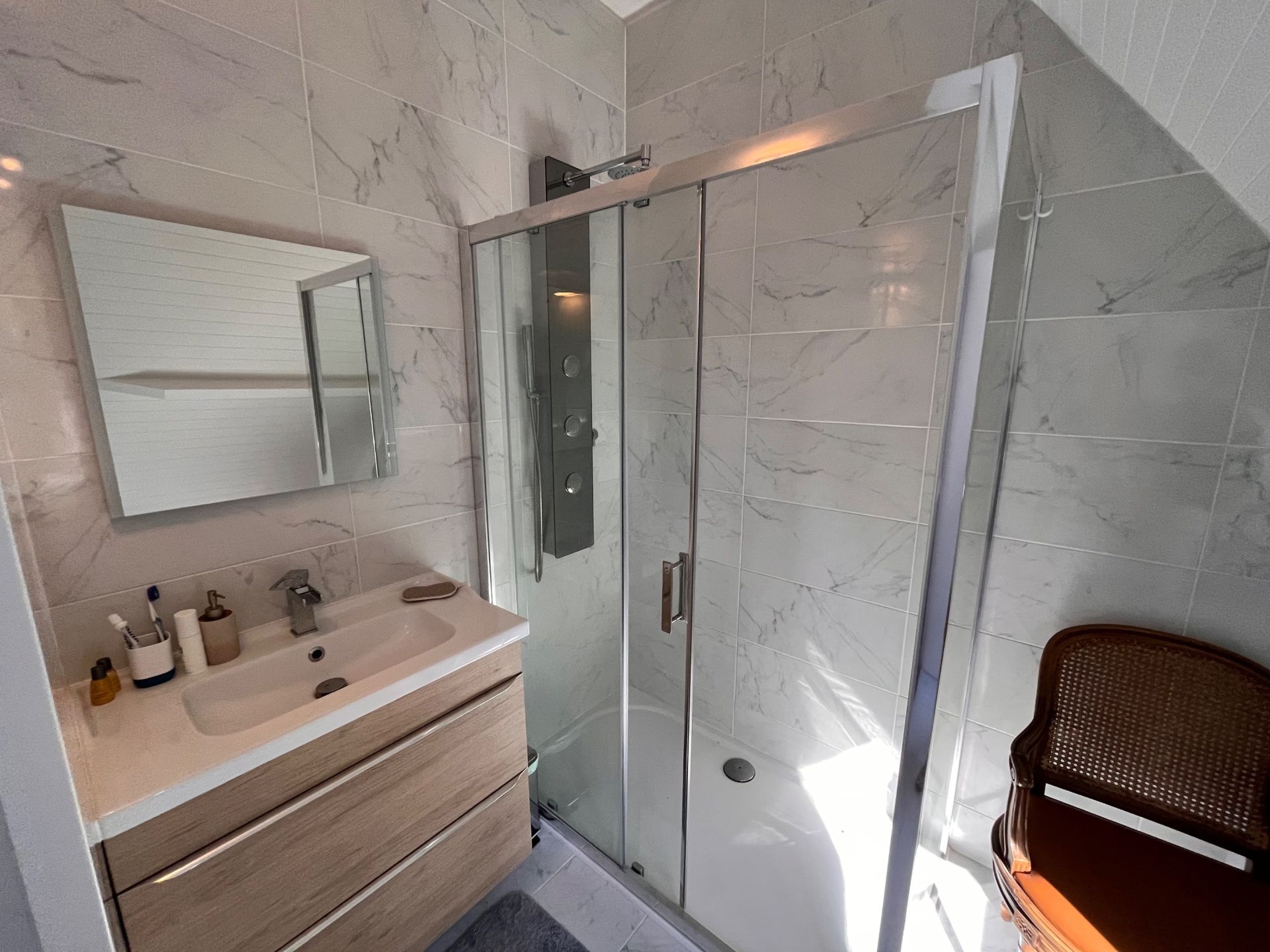 luxury house 8 Rooms for sale on POULLAN SUR MER (29100)