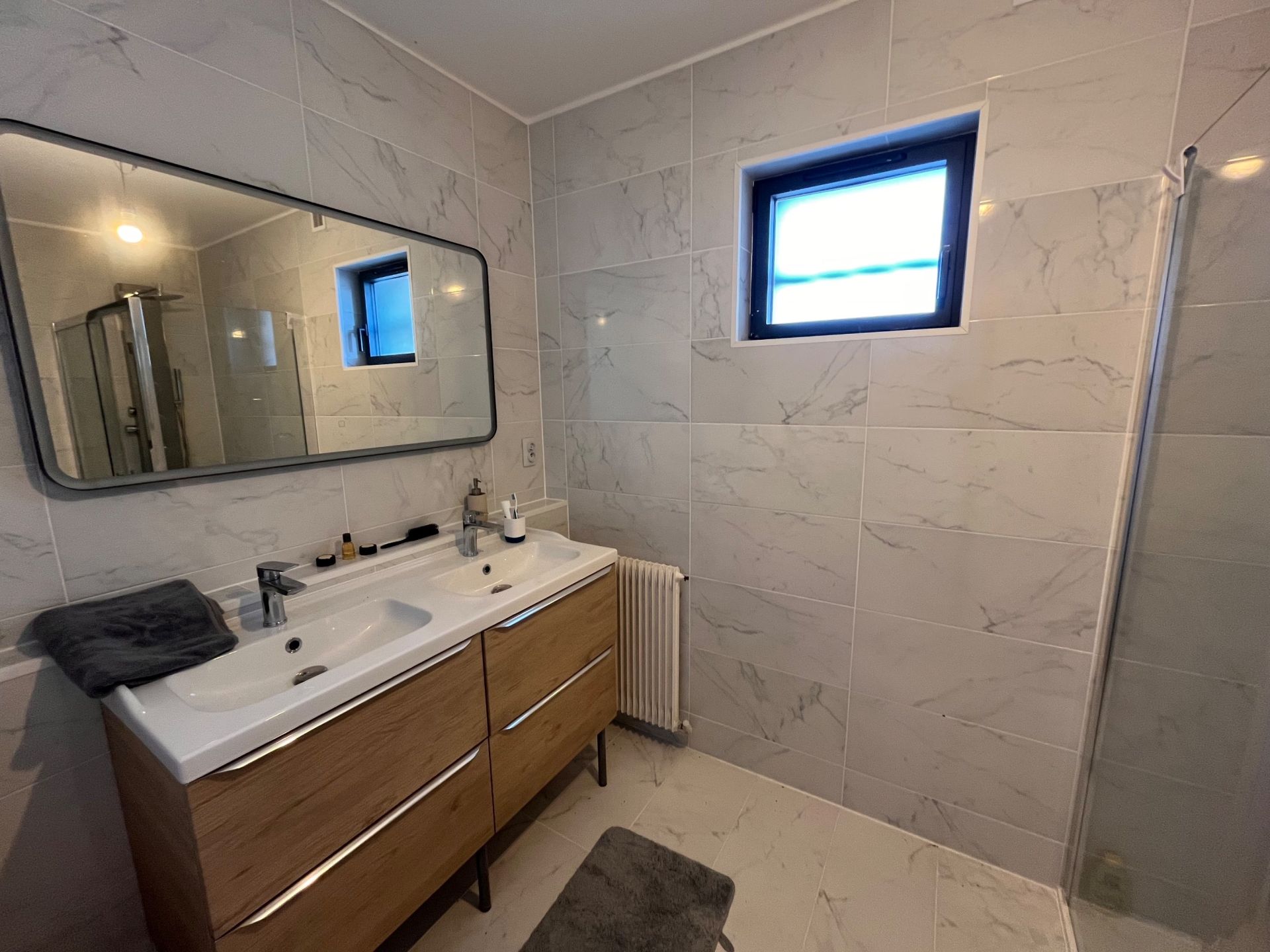 luxury house 8 Rooms for sale on POULLAN SUR MER (29100)