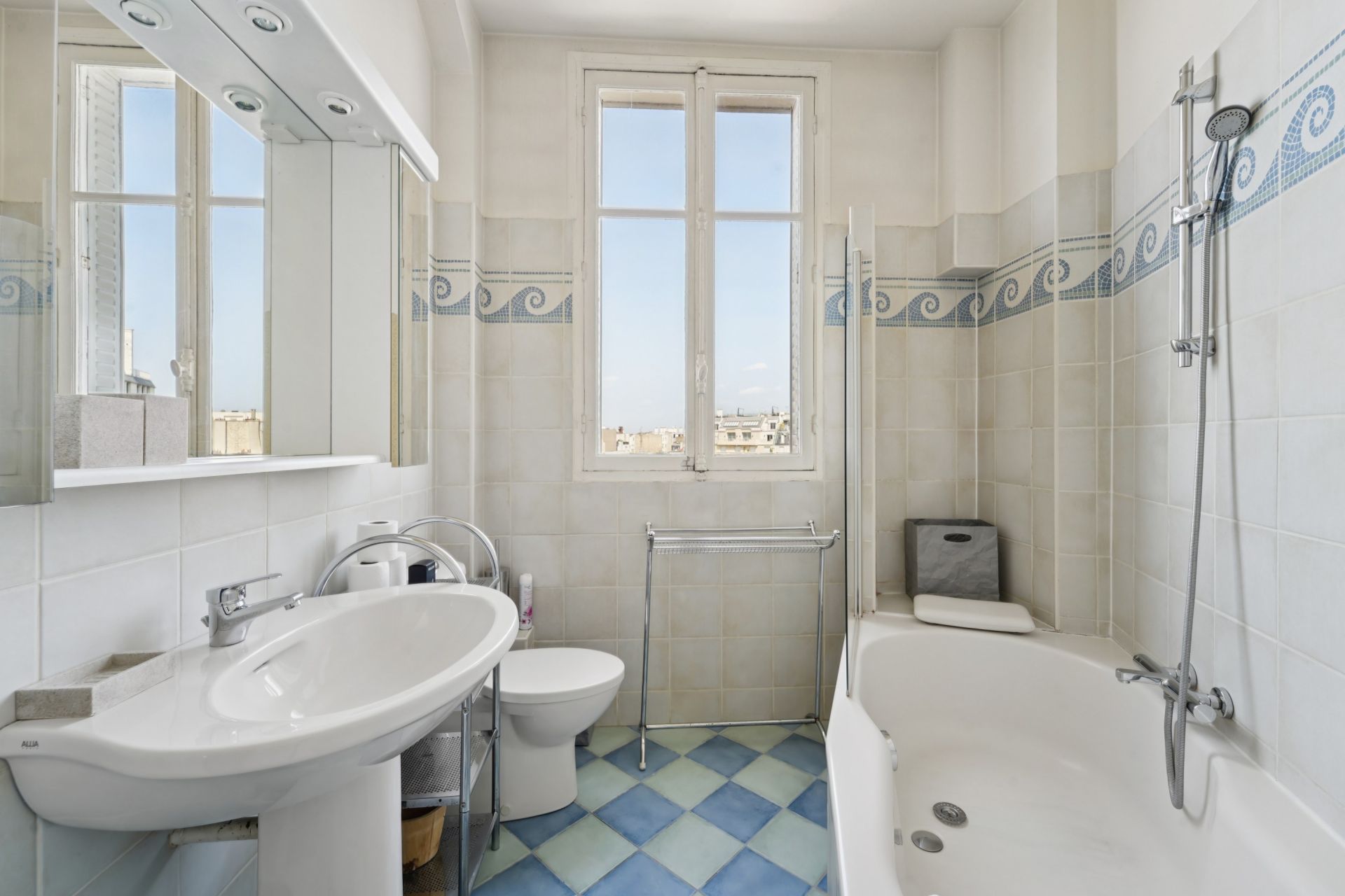 luxury apartment 3 Rooms for sale on PARIS (75016)