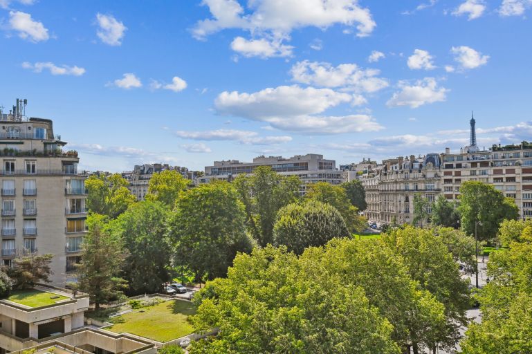 Sale Luxury apartment Paris 16 3 Rooms 93 m²