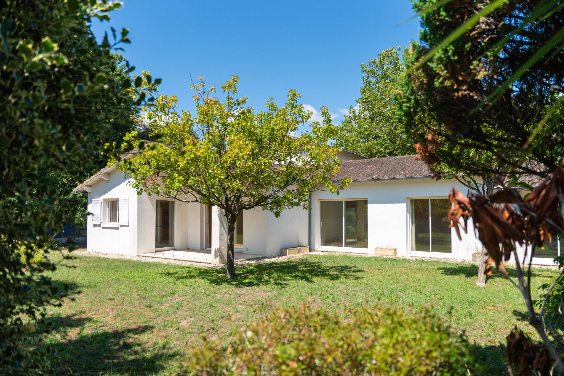 luxury house 5 Rooms for sale on ROYAN (17200)