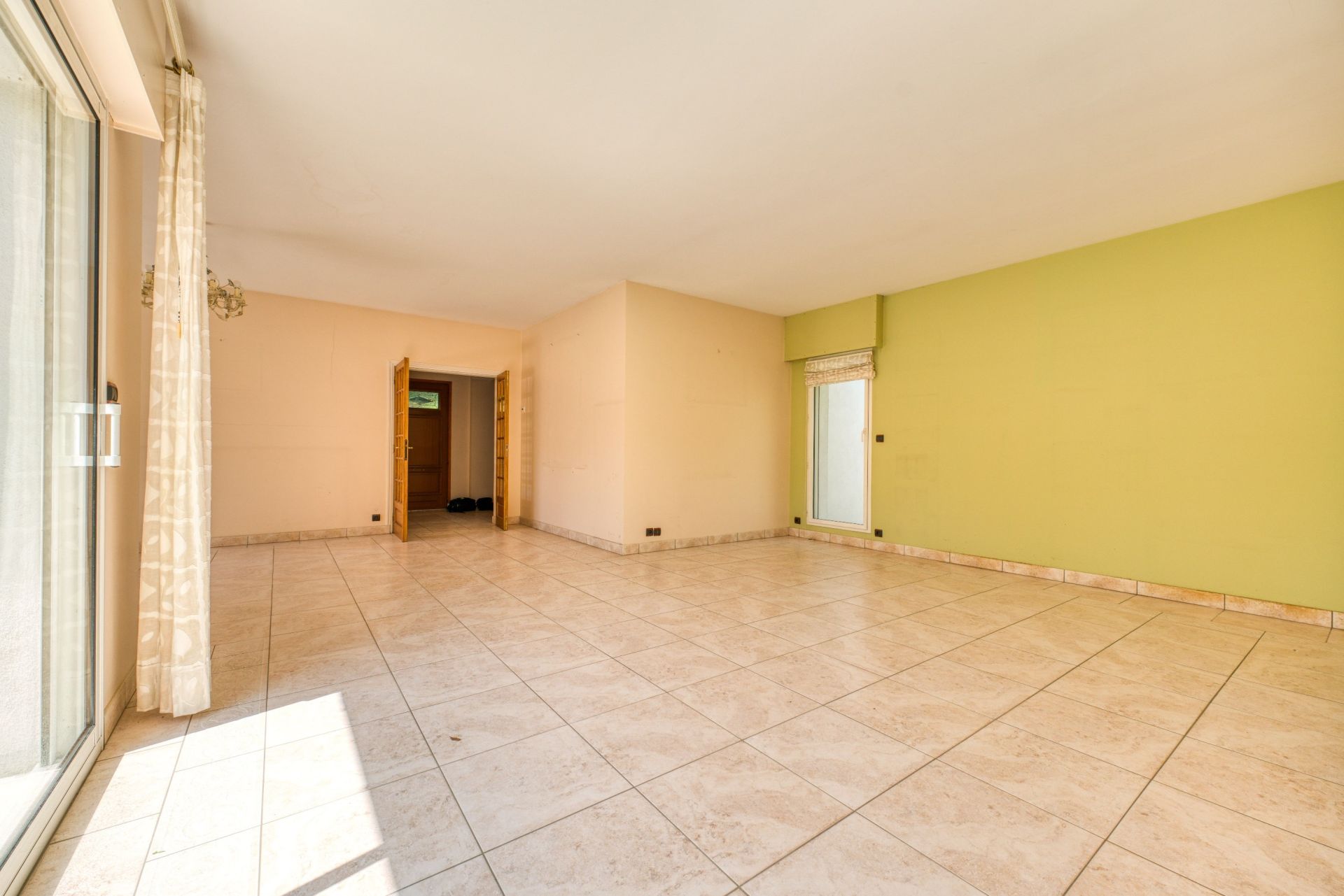 luxury house 5 Rooms for sale on ROYAN (17200)