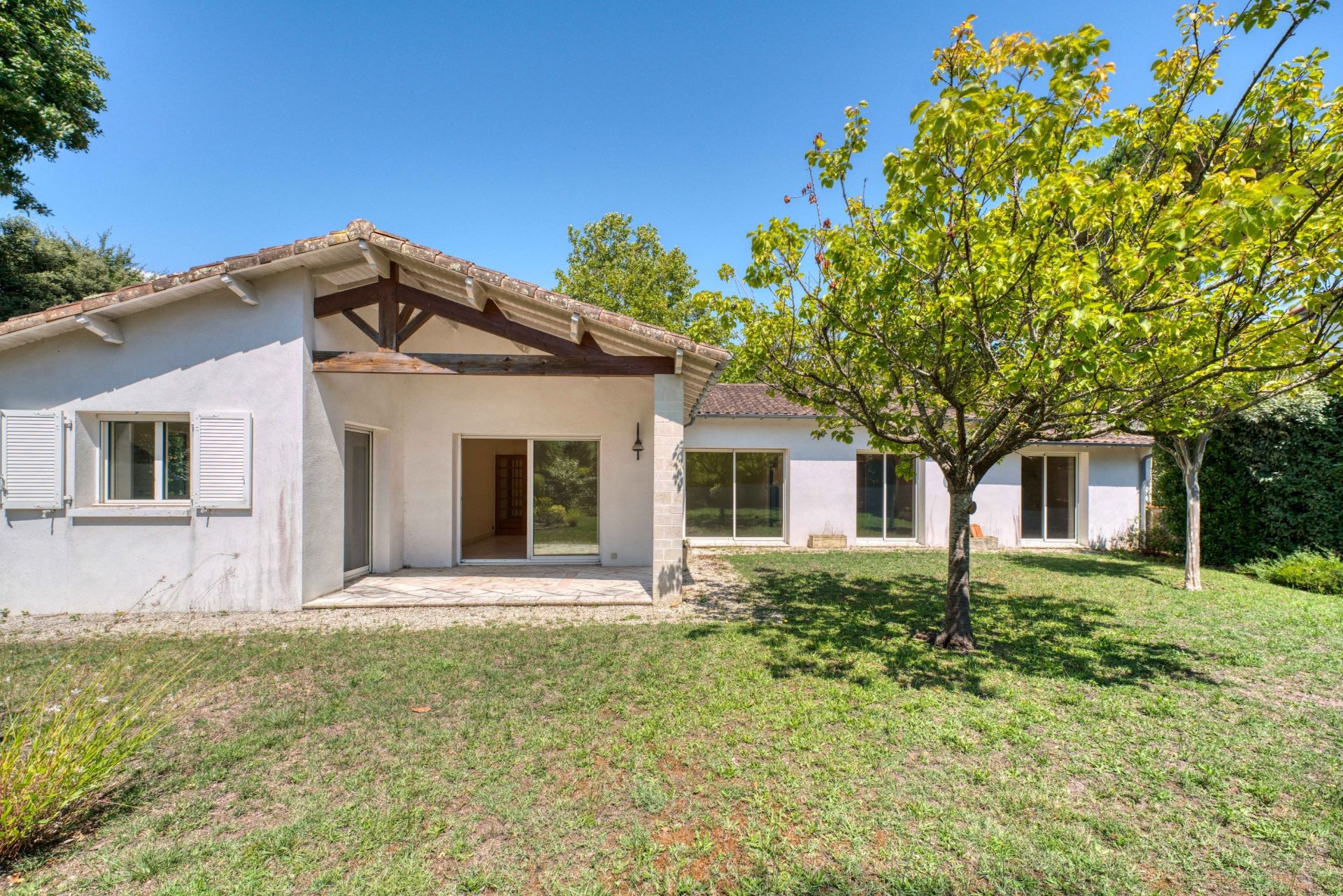 luxury house 5 Rooms for sale on ROYAN (17200)