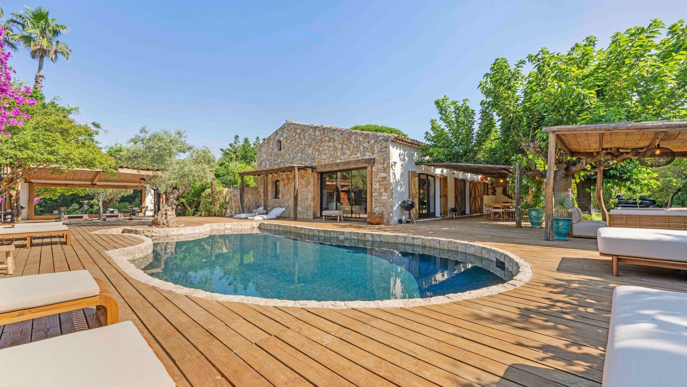 luxury provencale house 8 Rooms for sale on GRIMAUD (83310)