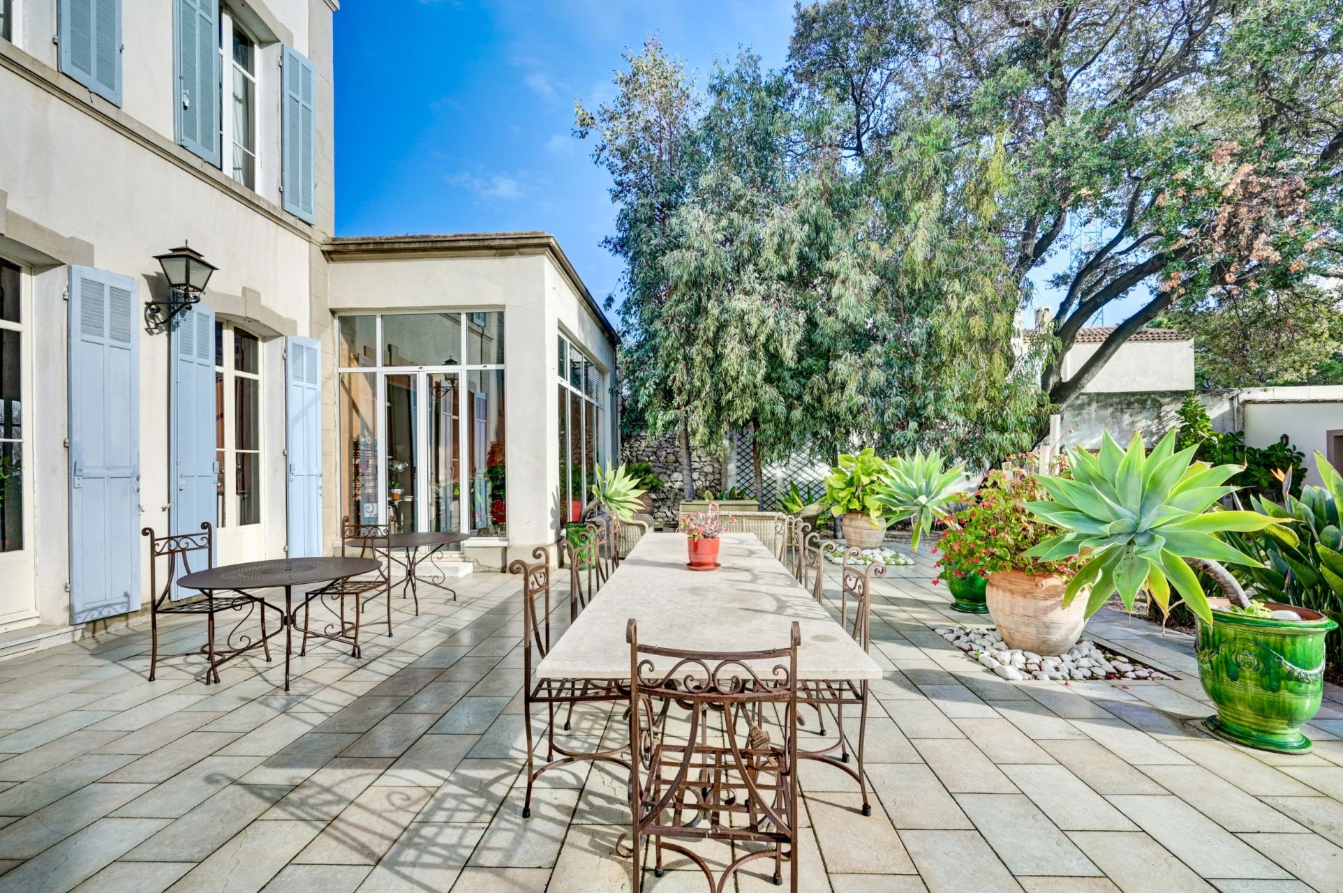 mansion 10 Rooms for sale on MARSEILLE (13008)