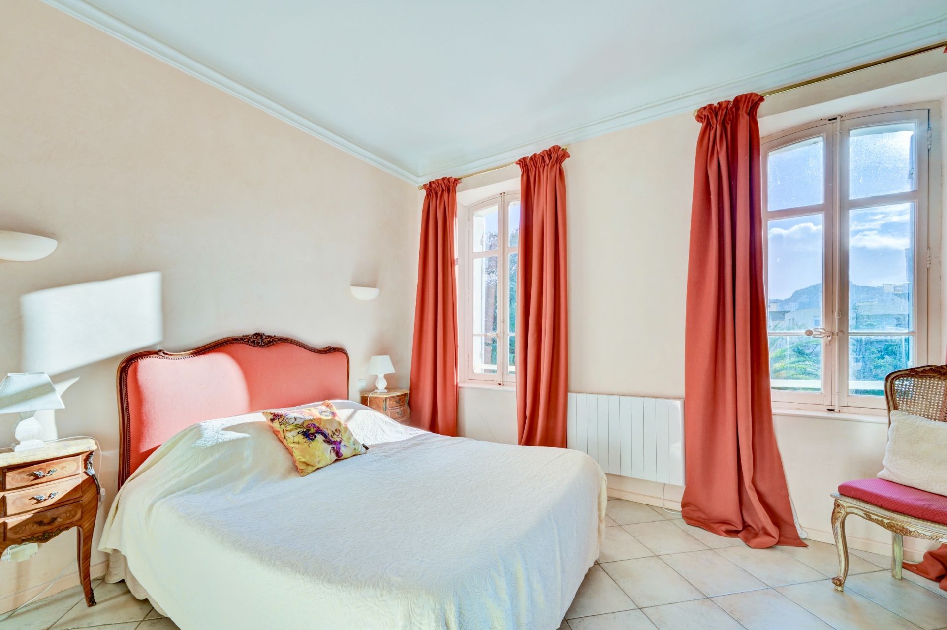 mansion 10 Rooms for sale on MARSEILLE (13008)