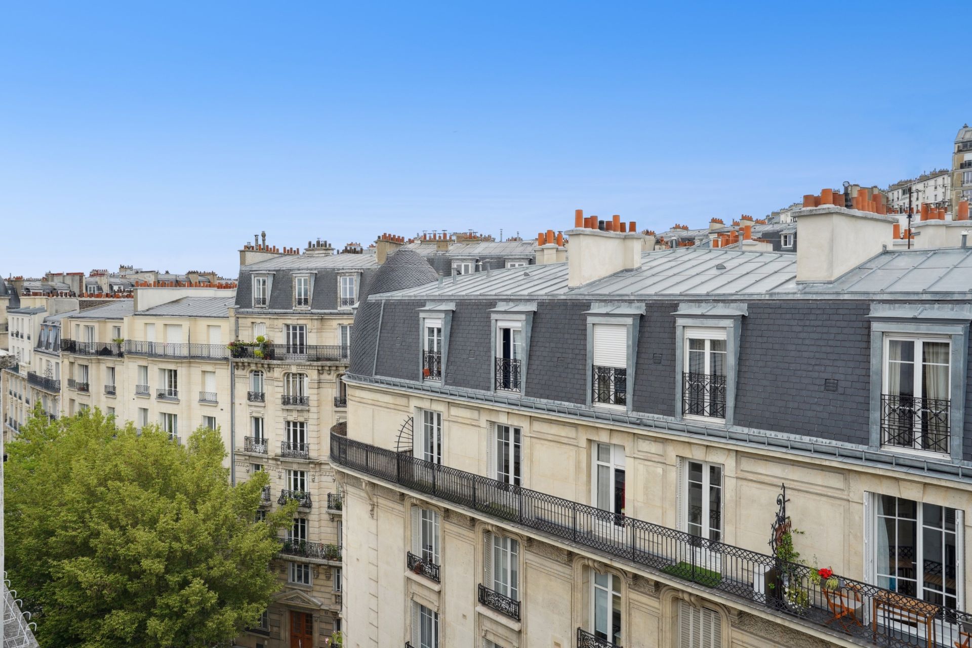 atelier d'artiste de luxe 3 Pièces en vente sur PARIS (75018)