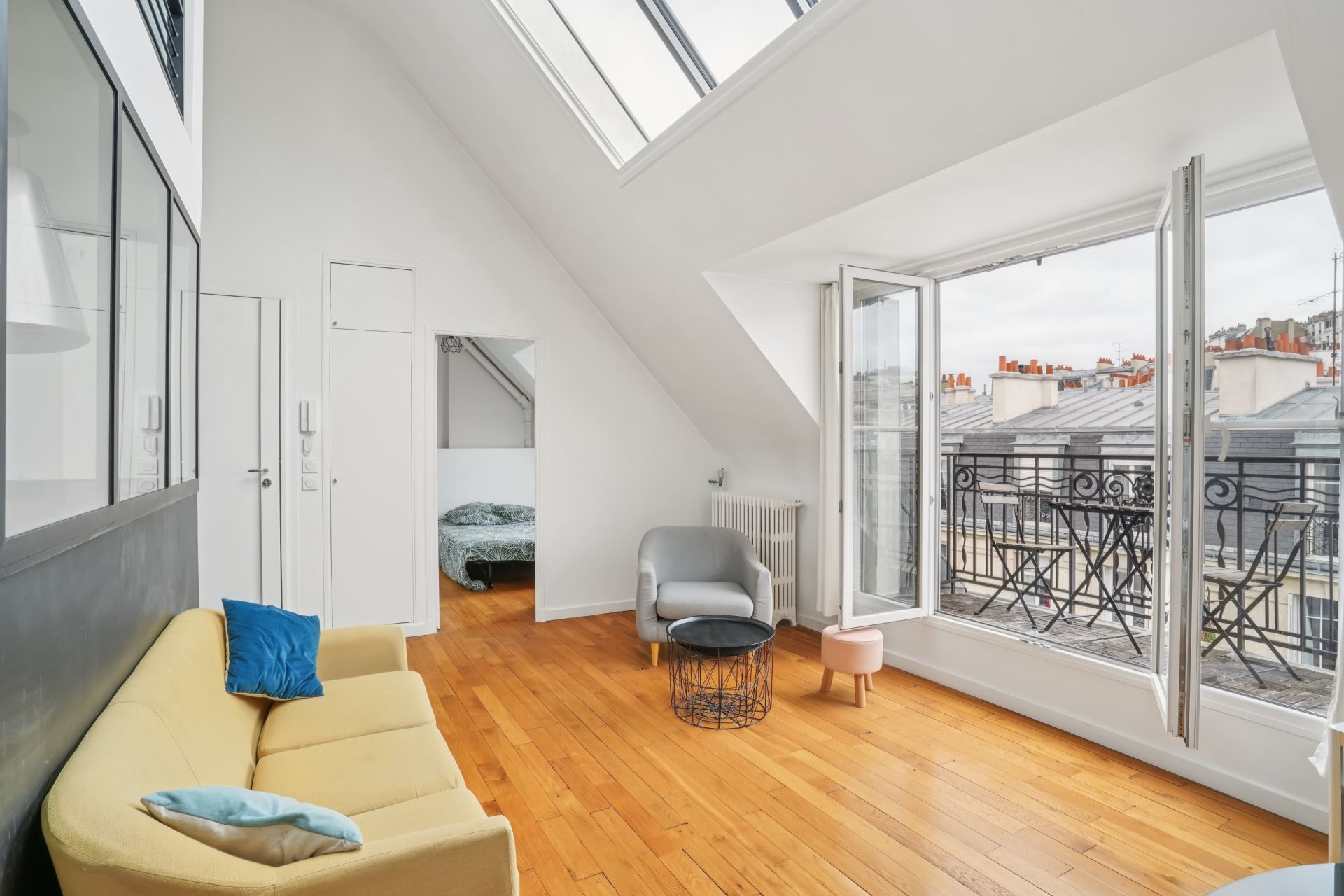 atelier d'artiste de luxe 3 Pièces en vente sur PARIS (75018)