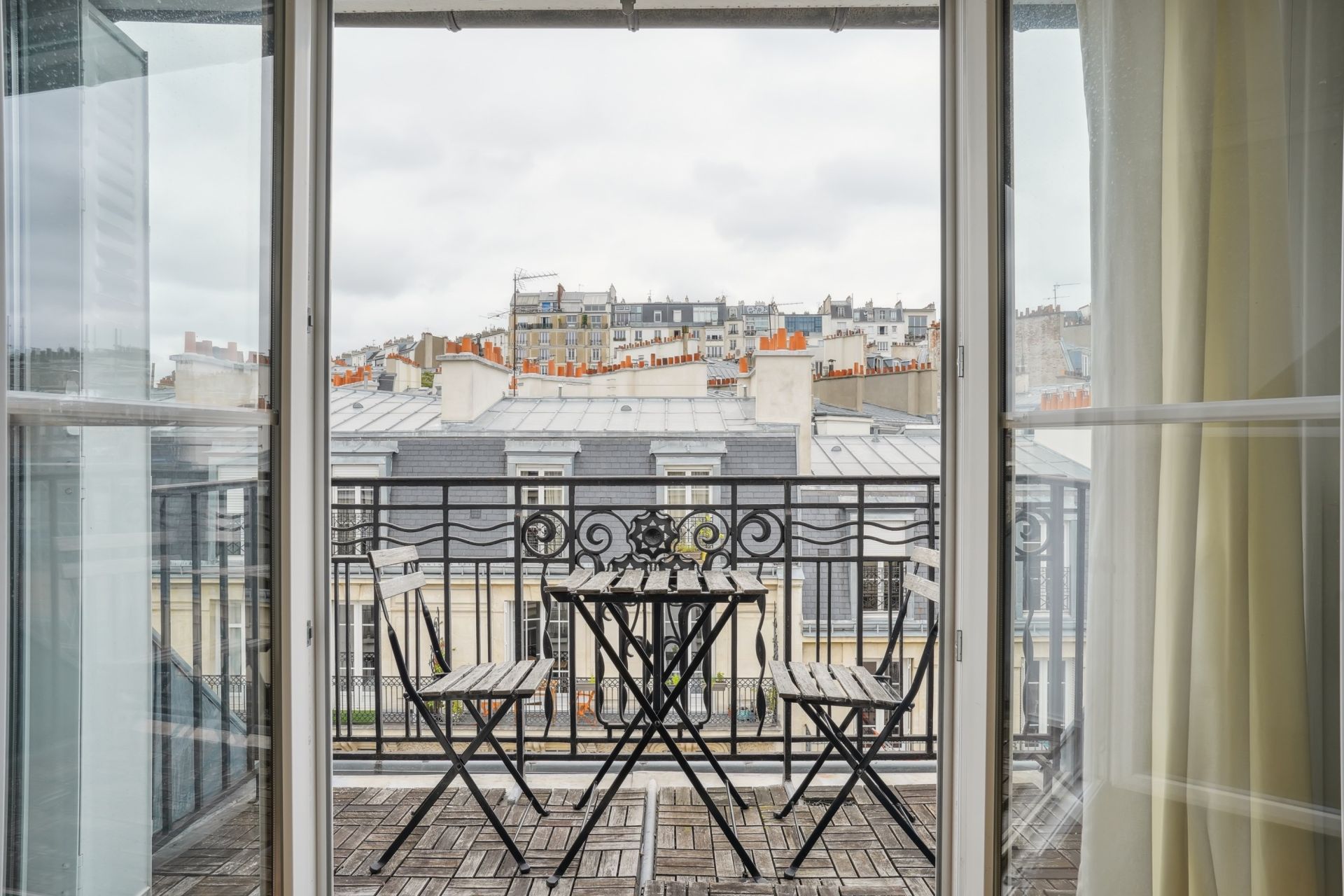 atelier d'artiste de luxe 3 Pièces en vente sur PARIS (75018)