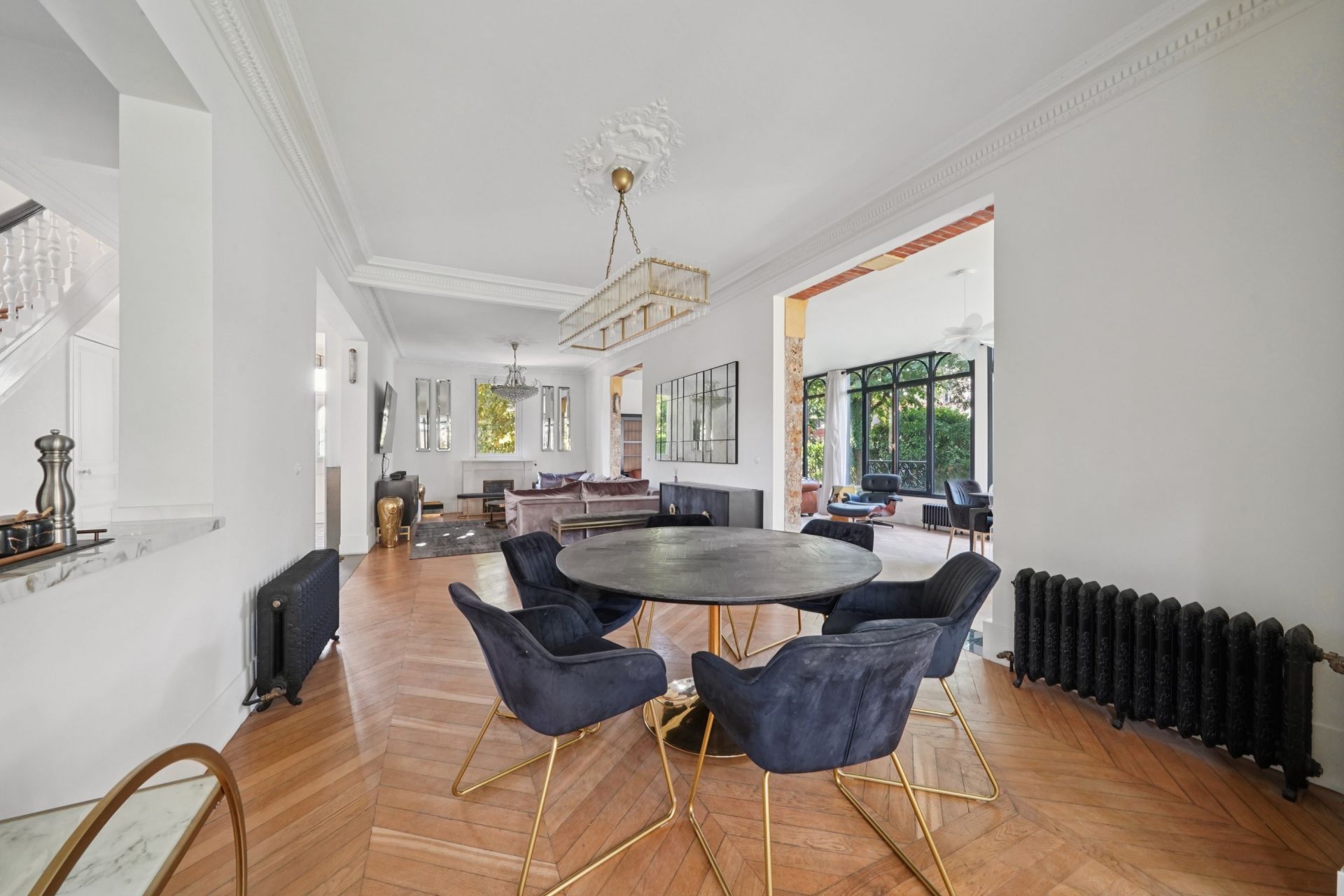 luxury house 9 Rooms for sale on GARCHES (92380)