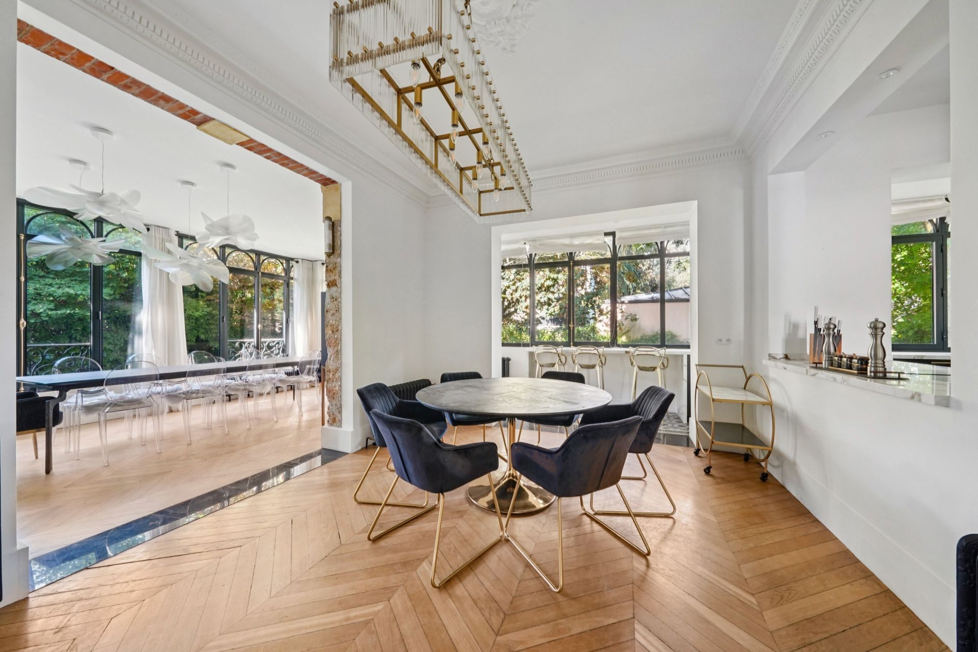 luxury house 9 Rooms for sale on GARCHES (92380)