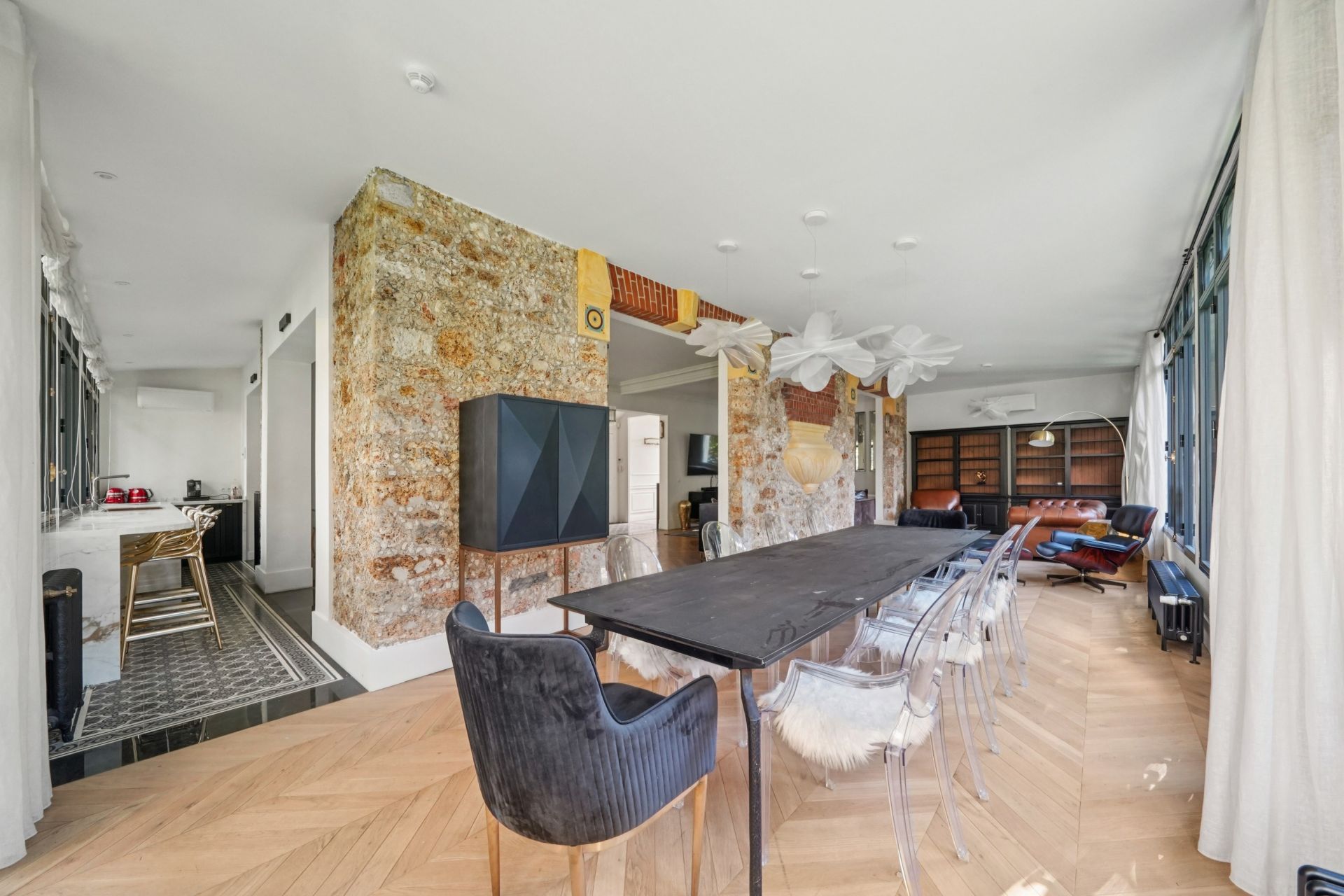 luxury house 9 Rooms for sale on GARCHES (92380)