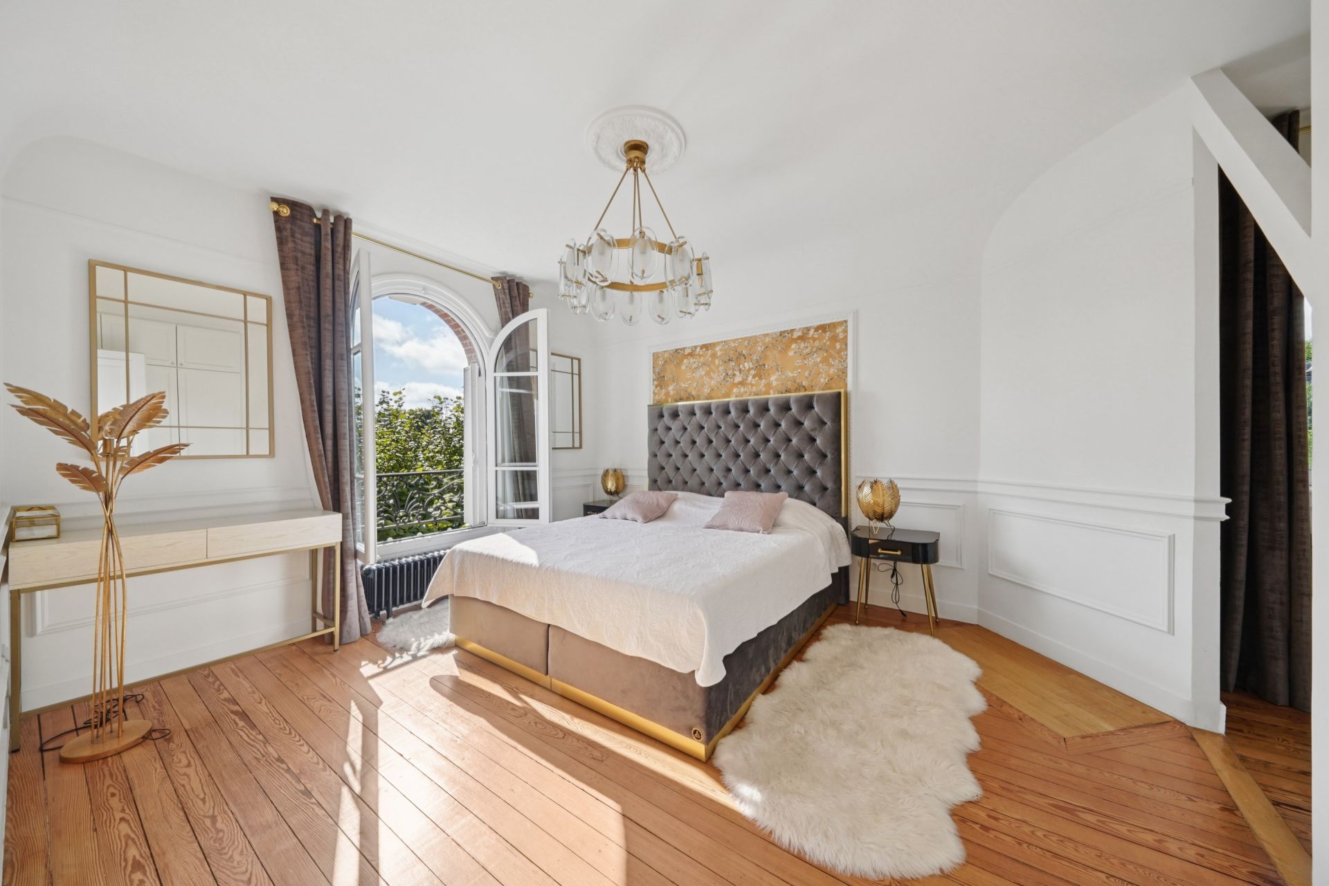 luxury house 9 Rooms for sale on GARCHES (92380)