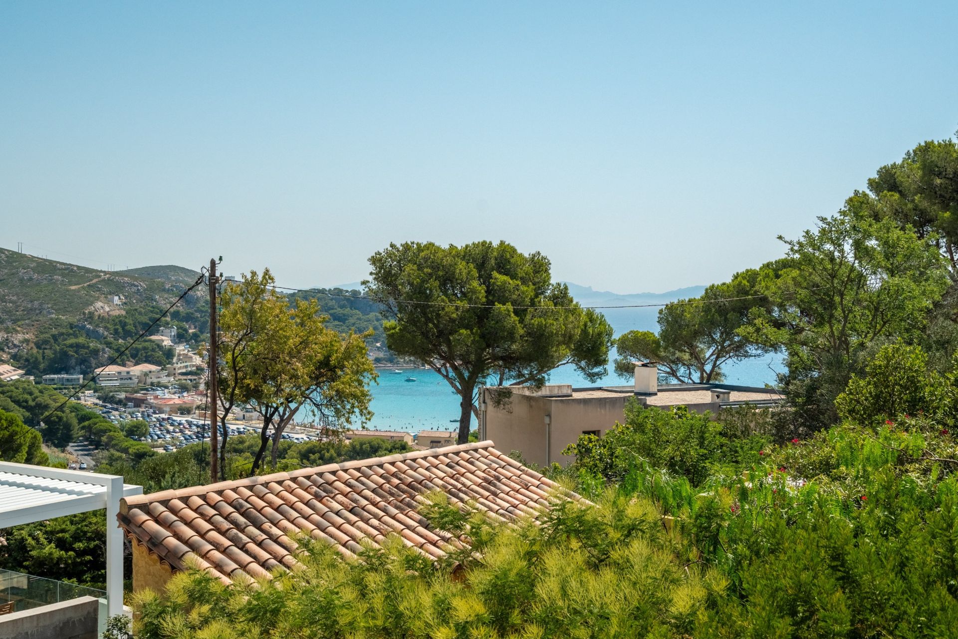 contemporary house 4 Rooms for sale on CARRY LE ROUET (13620)