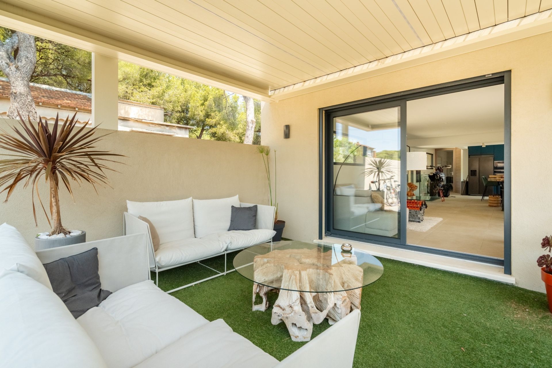 contemporary house 4 Rooms for sale on CARRY LE ROUET (13620)