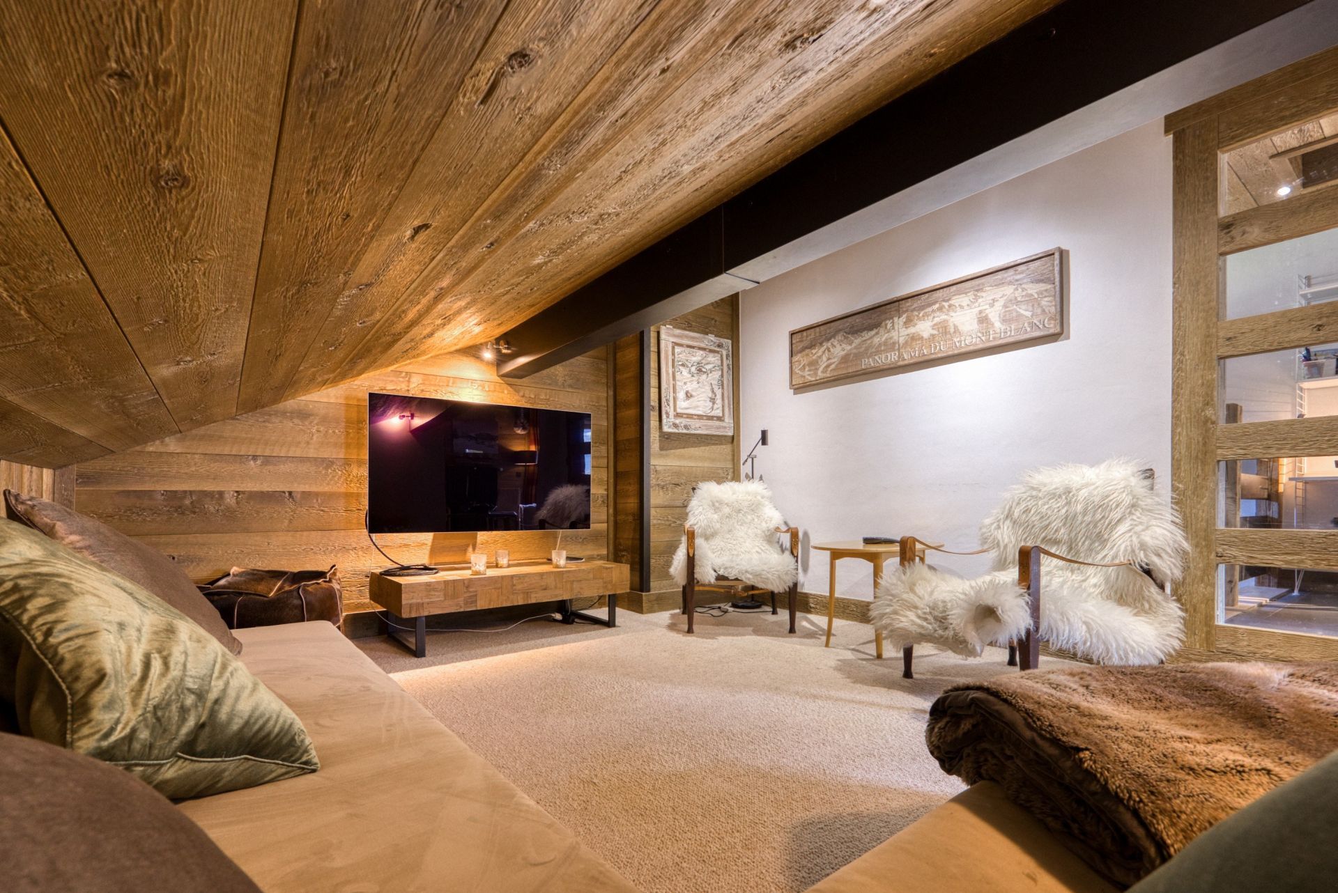luxury apartment 6 Rooms for sale on MEGEVE (74120)