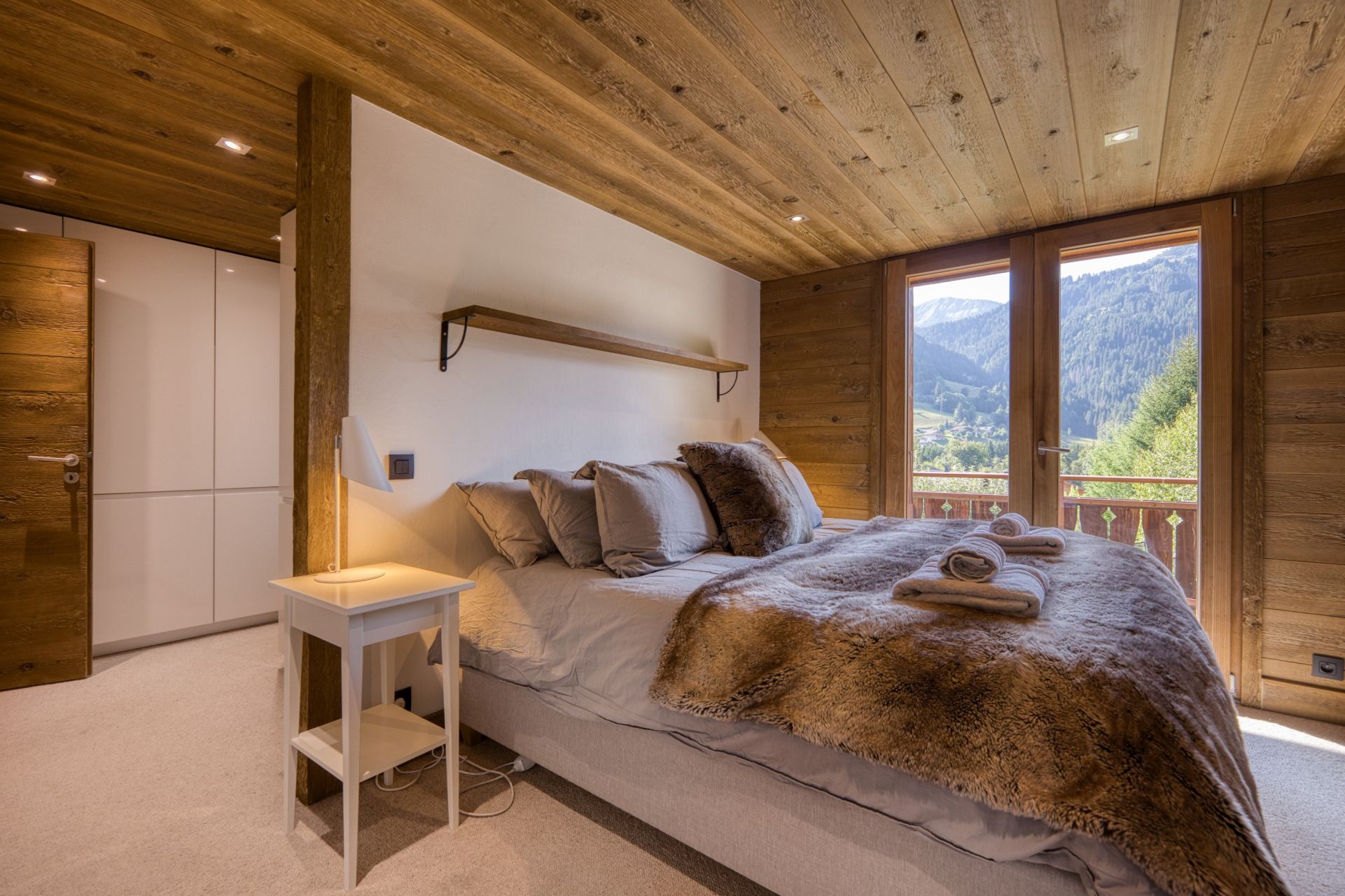 luxury apartment 6 Rooms for sale on MEGEVE (74120)