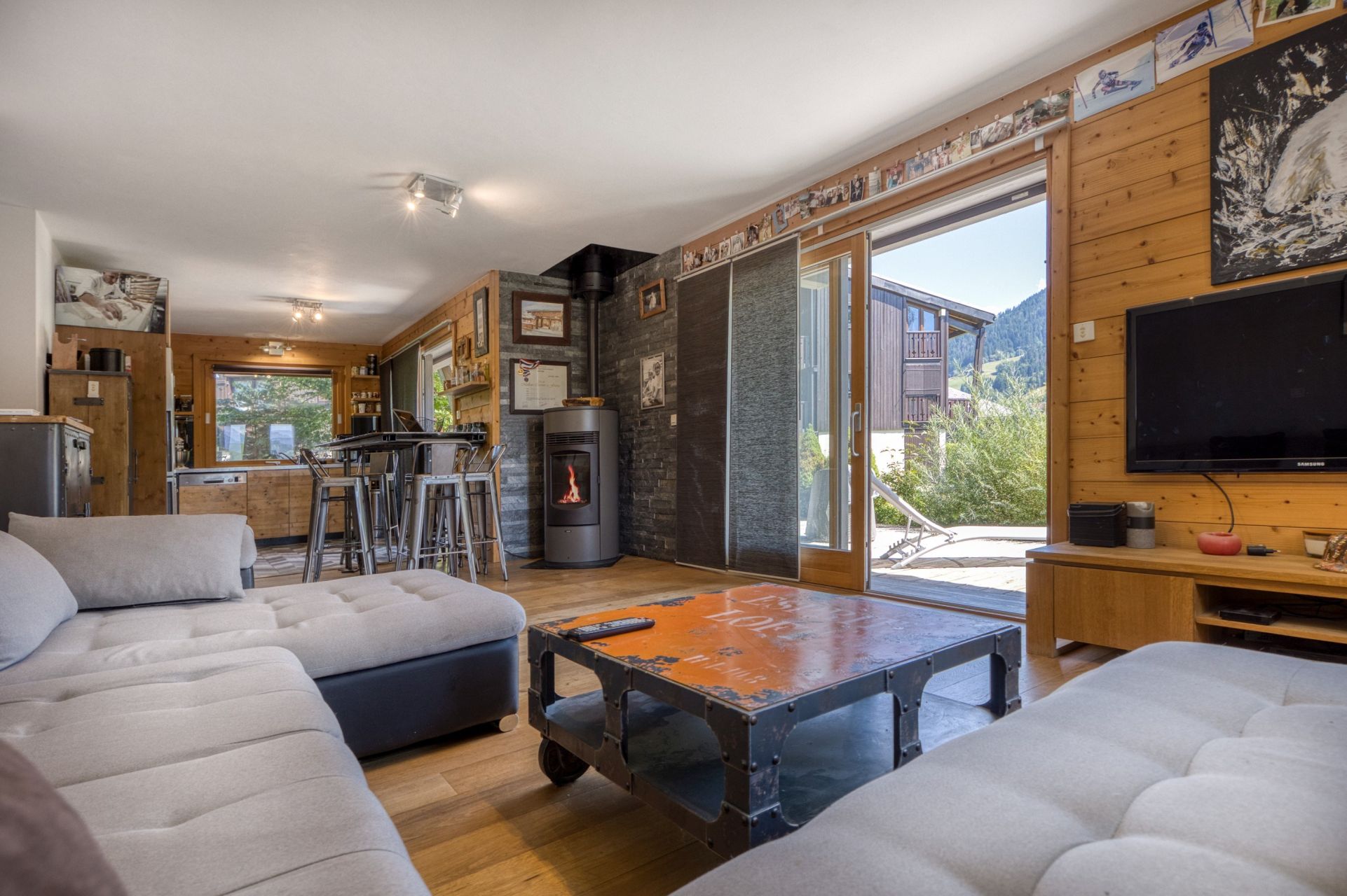 luxury apartment 4 Rooms for sale on MEGEVE (74120)