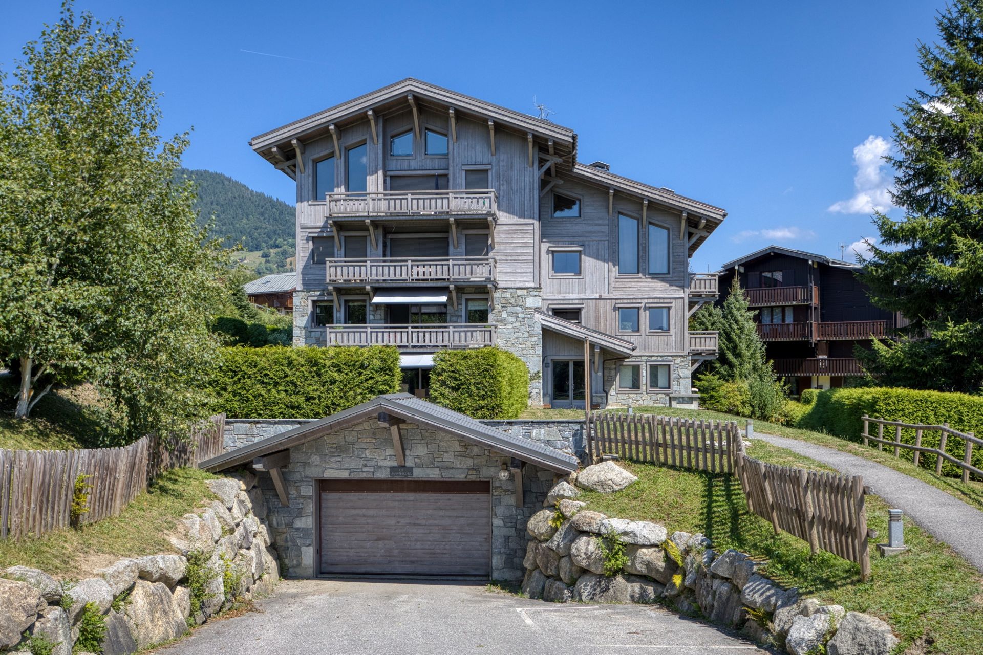 luxury apartment 4 Rooms for sale on MEGEVE (74120)