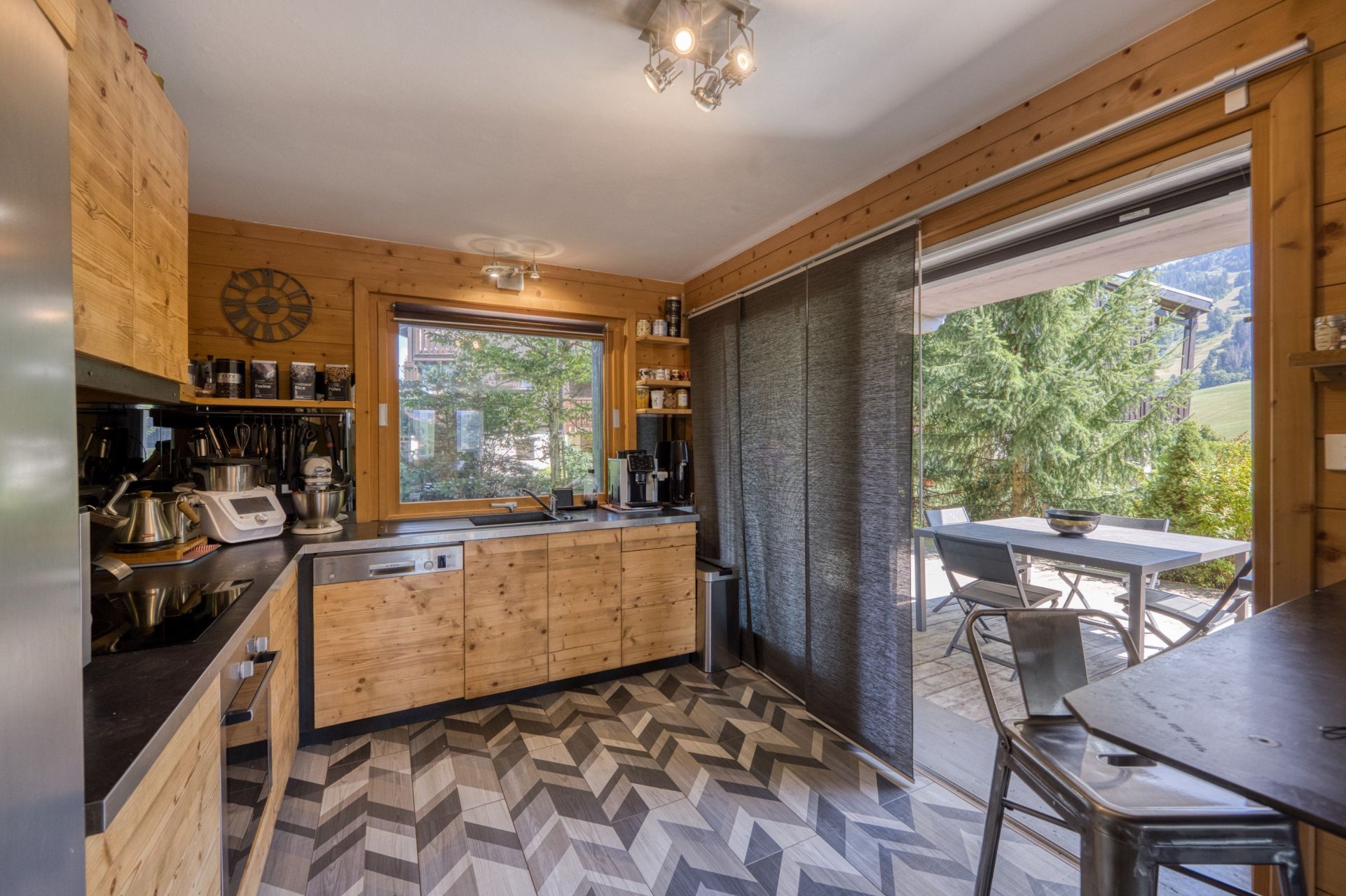 luxury apartment 4 Rooms for sale on MEGEVE (74120)