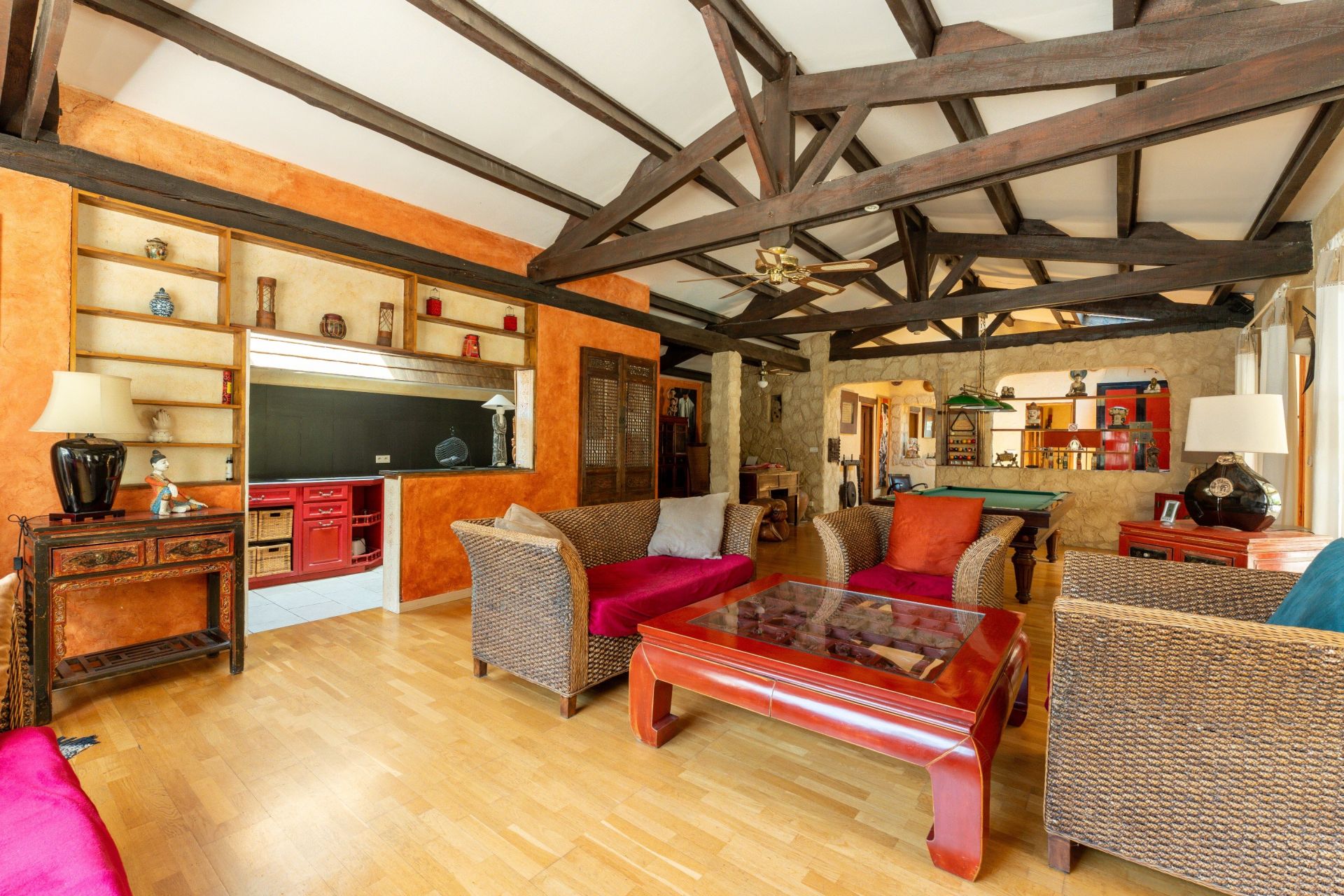 luxury house 11 Rooms for sale on EGUILLES (13510)