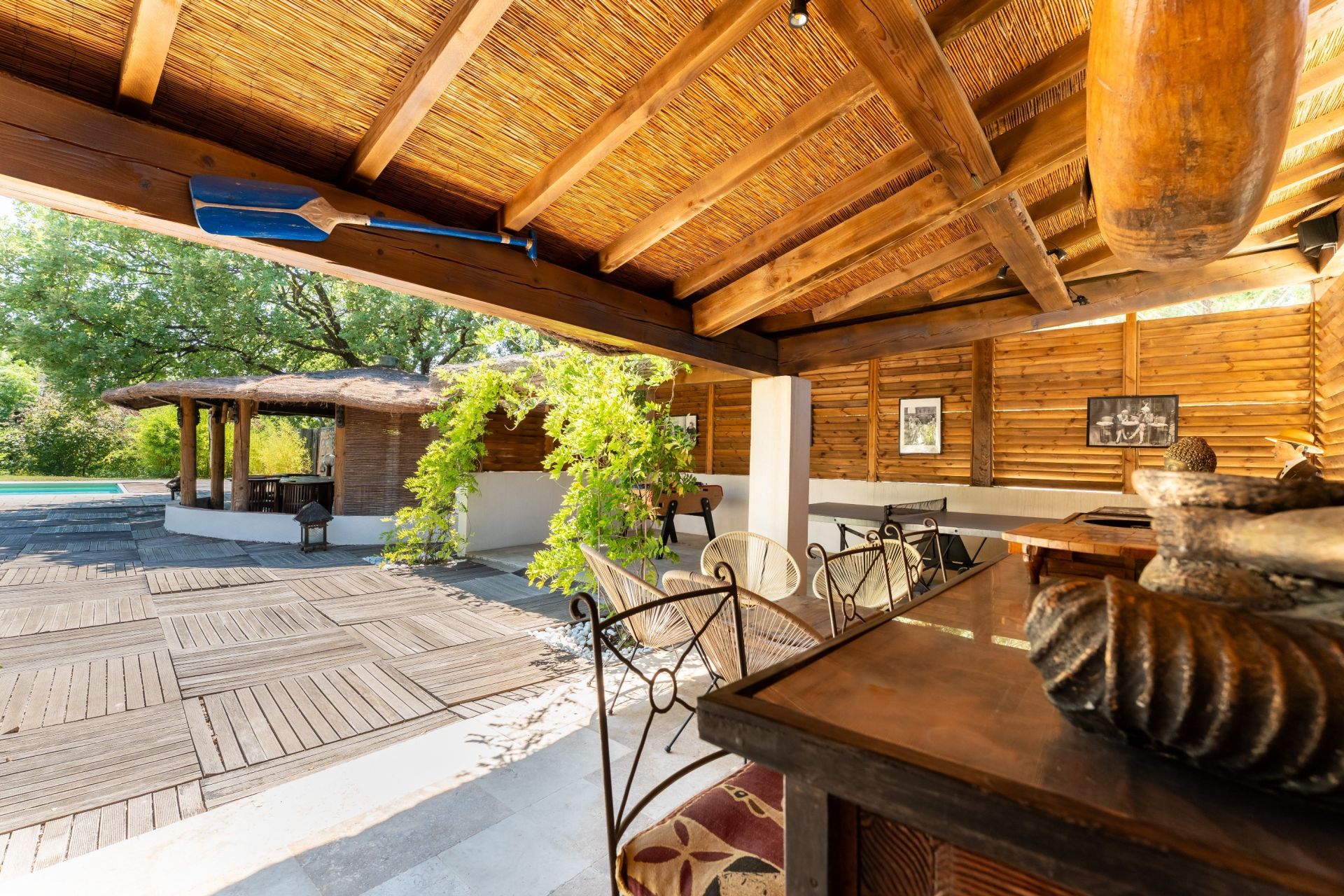 luxury house 11 Rooms for sale on EGUILLES (13510)