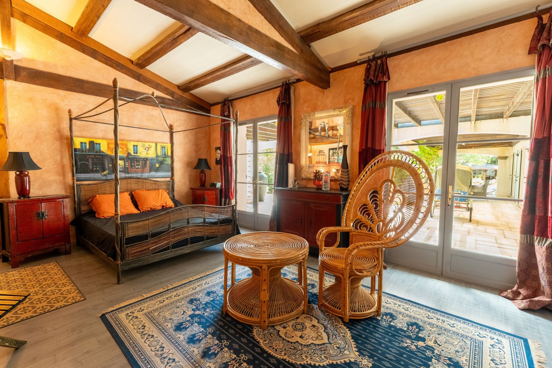 luxury house 11 Rooms for sale on EGUILLES (13510)