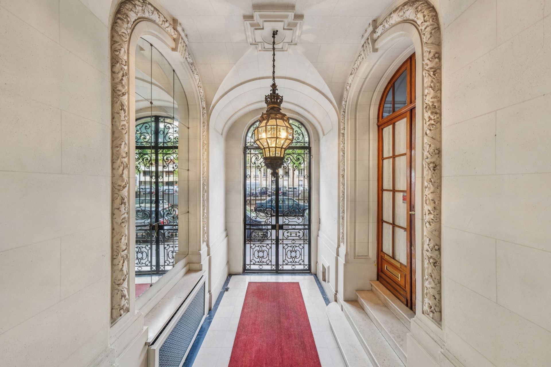 luxury apartment 5 Rooms for sale on PARIS (75016)