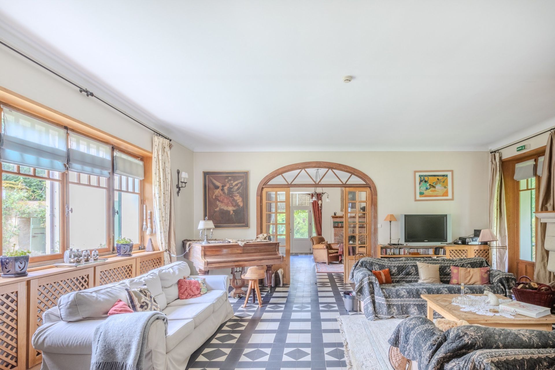 manor house 20 Rooms for sale on NOYERS (89310)