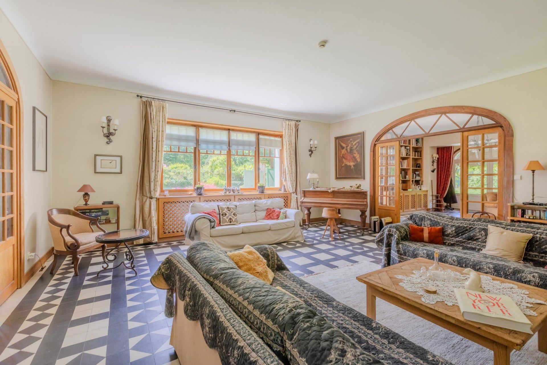 manor house 20 Rooms for sale on NOYERS (89310)