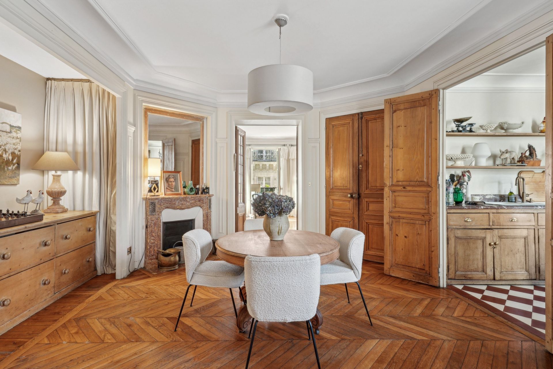 luxury apartment 5 Rooms for sale on PARIS (75007)