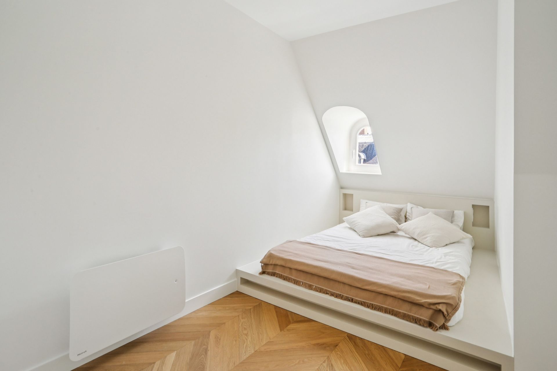 luxury apartment 2 Rooms for sale on PARIS (75008)